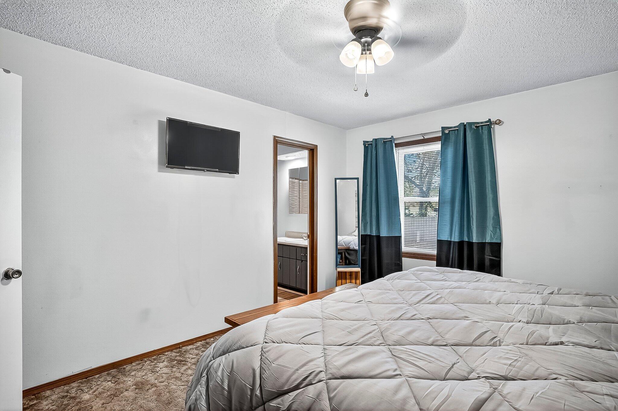 3849 S Leawood Avenue