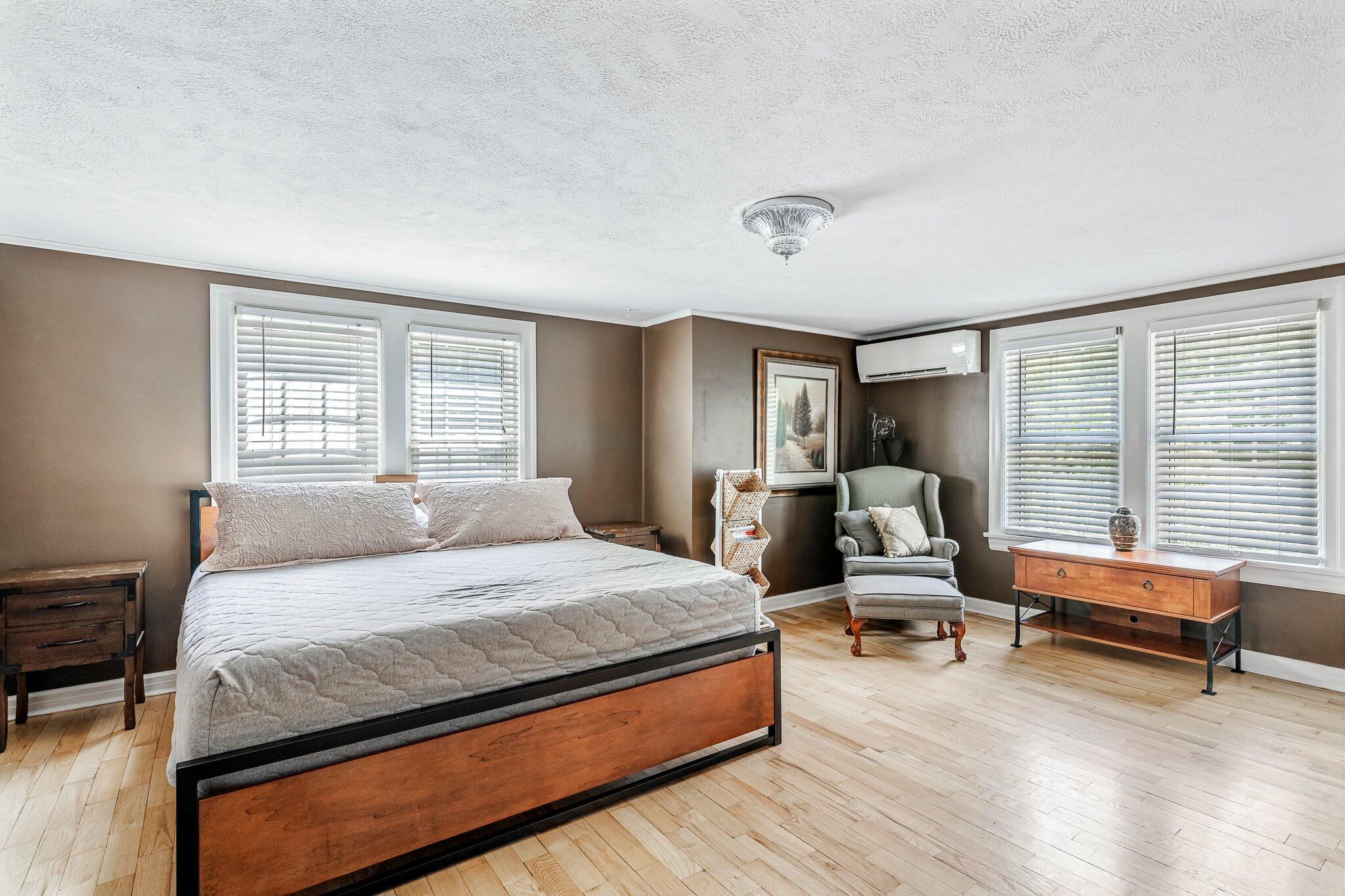 626 E Kingsbury Street