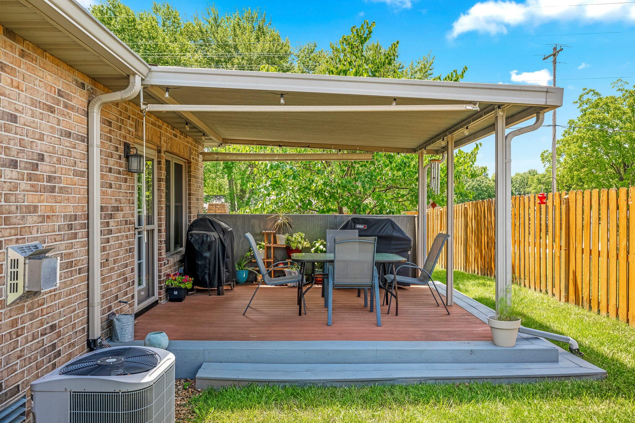 2419 W Deerbrooke Trail