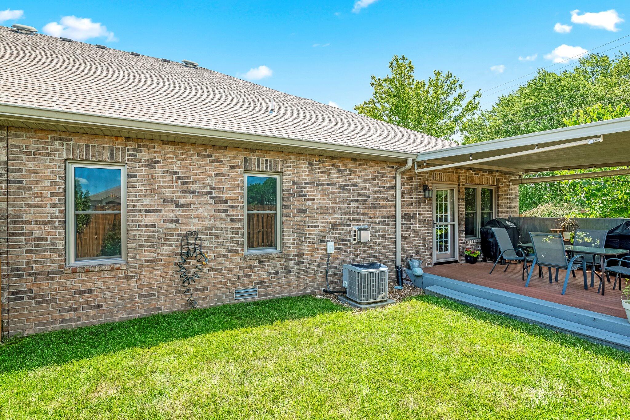 2419 W Deerbrooke Trail
