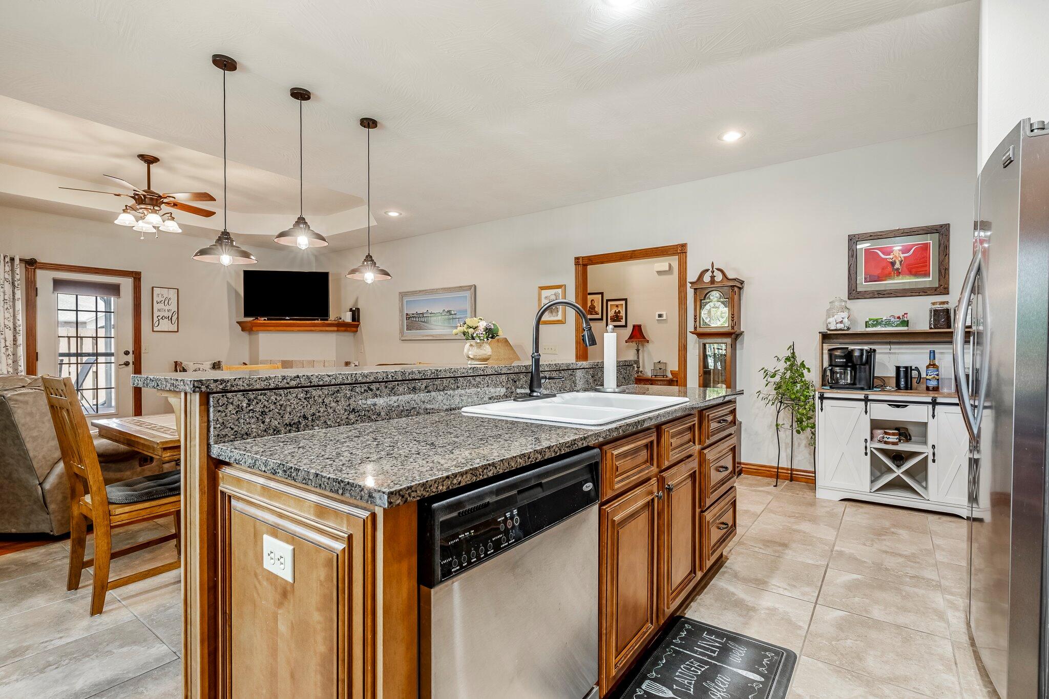 2419 W Deerbrooke Trail
