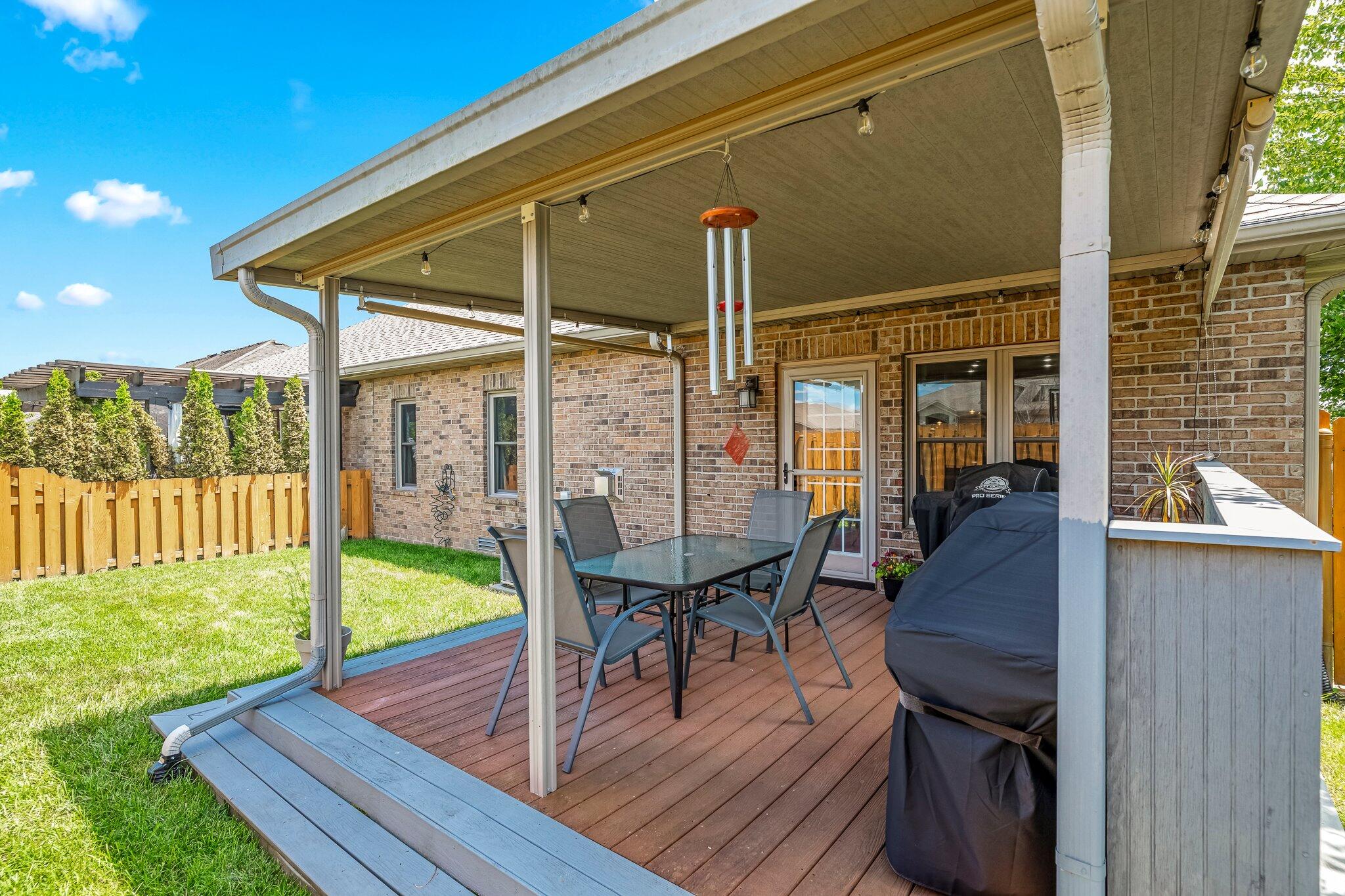 2419 W Deerbrooke Trail