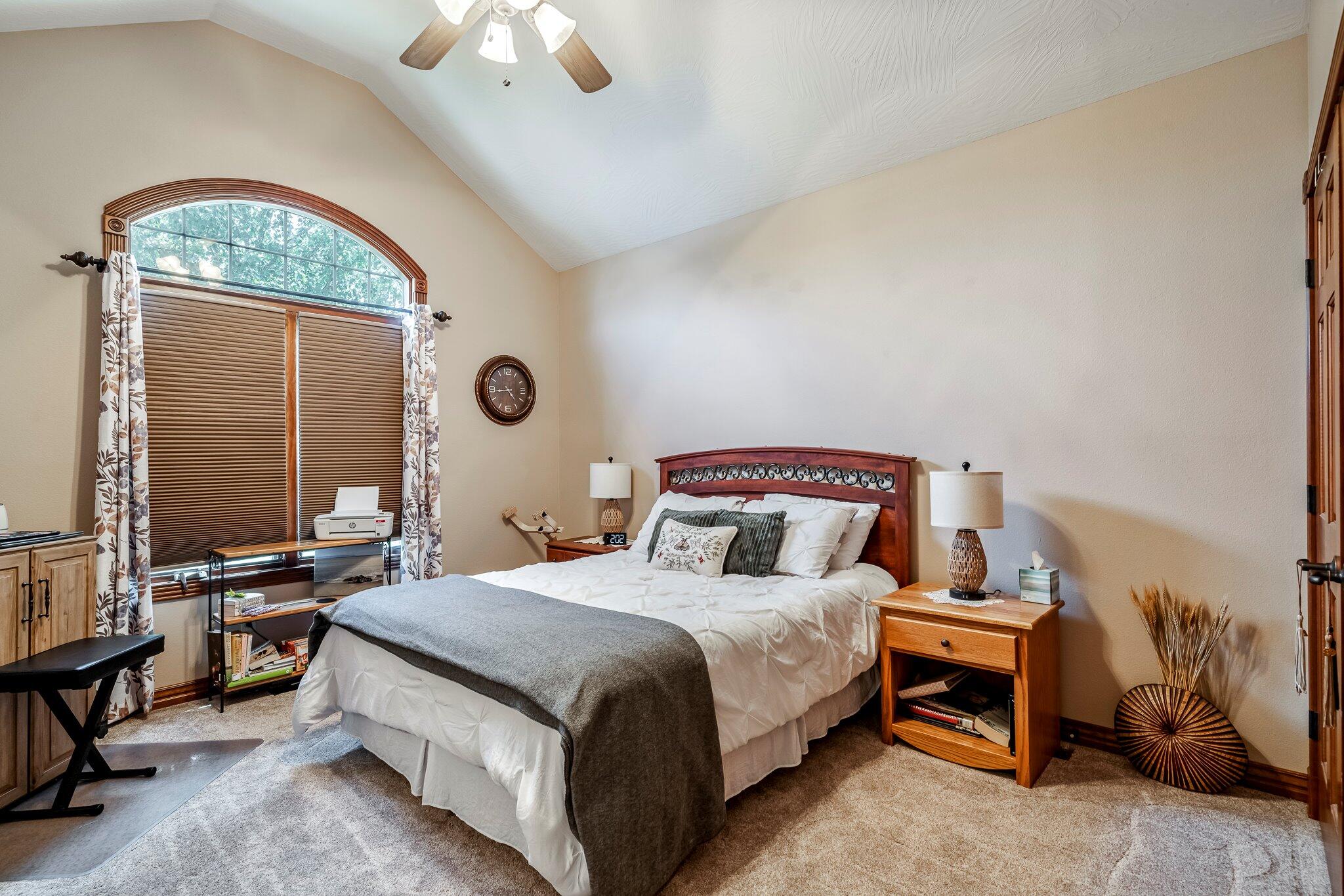 2419 W Deerbrooke Trail