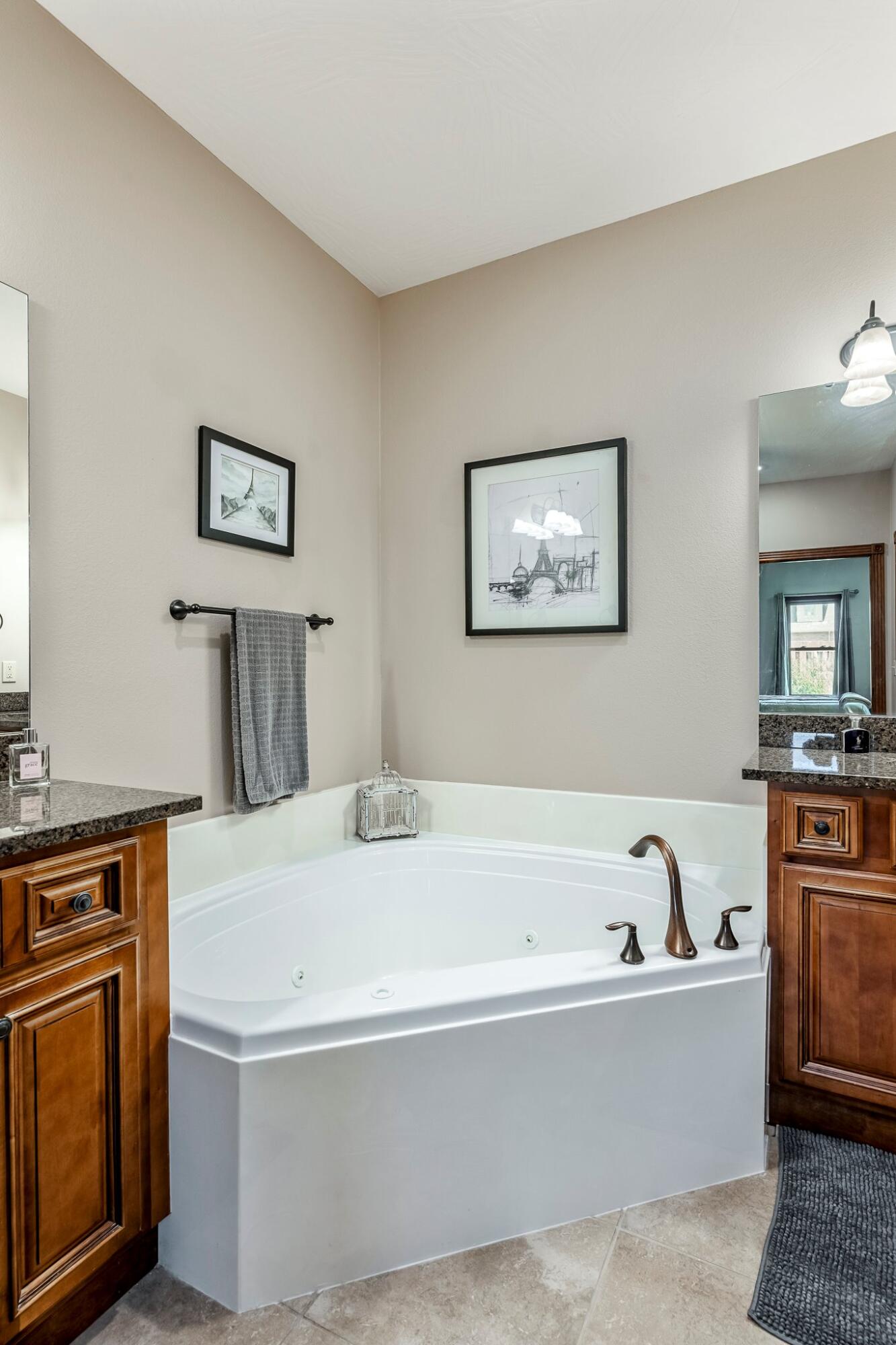 2419 W Deerbrooke Trail