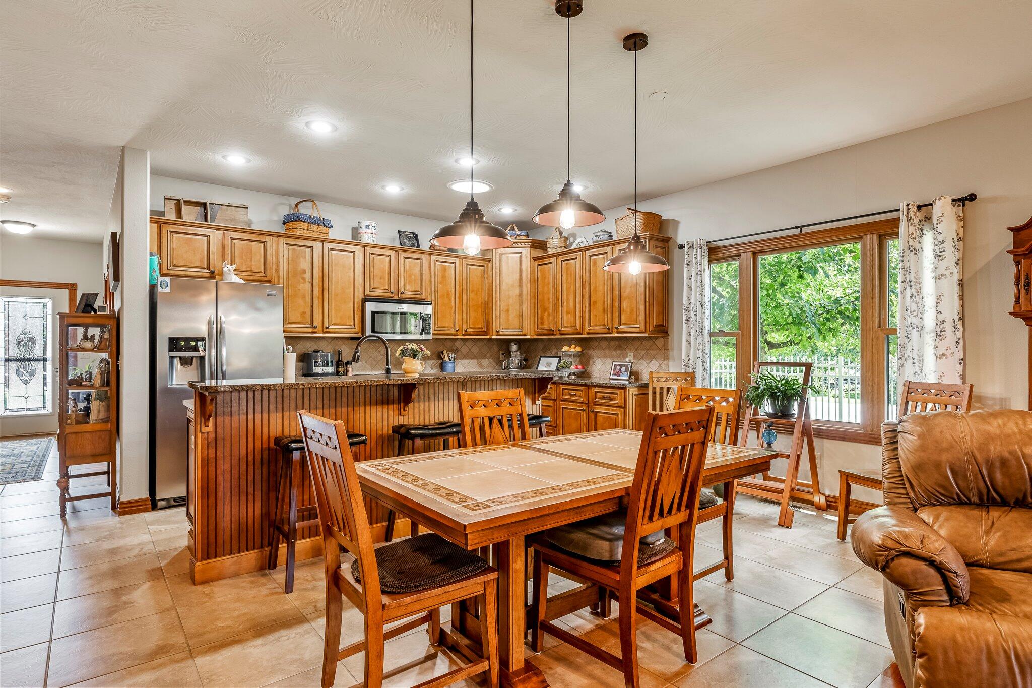 2419 W Deerbrooke Trail