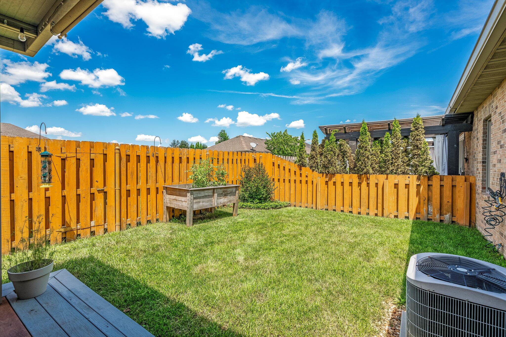 2419 W Deerbrooke Trail