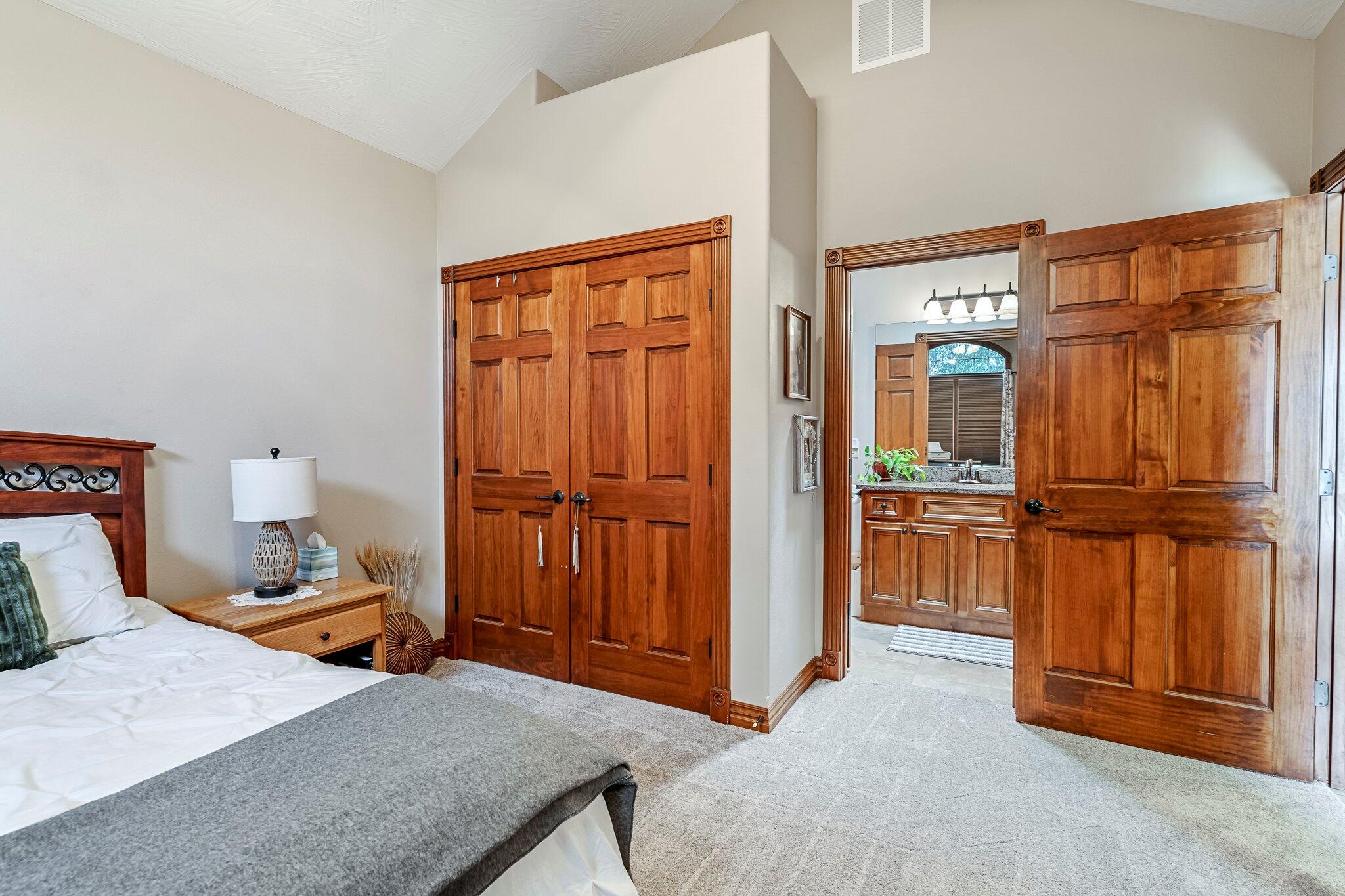 2419 W Deerbrooke Trail