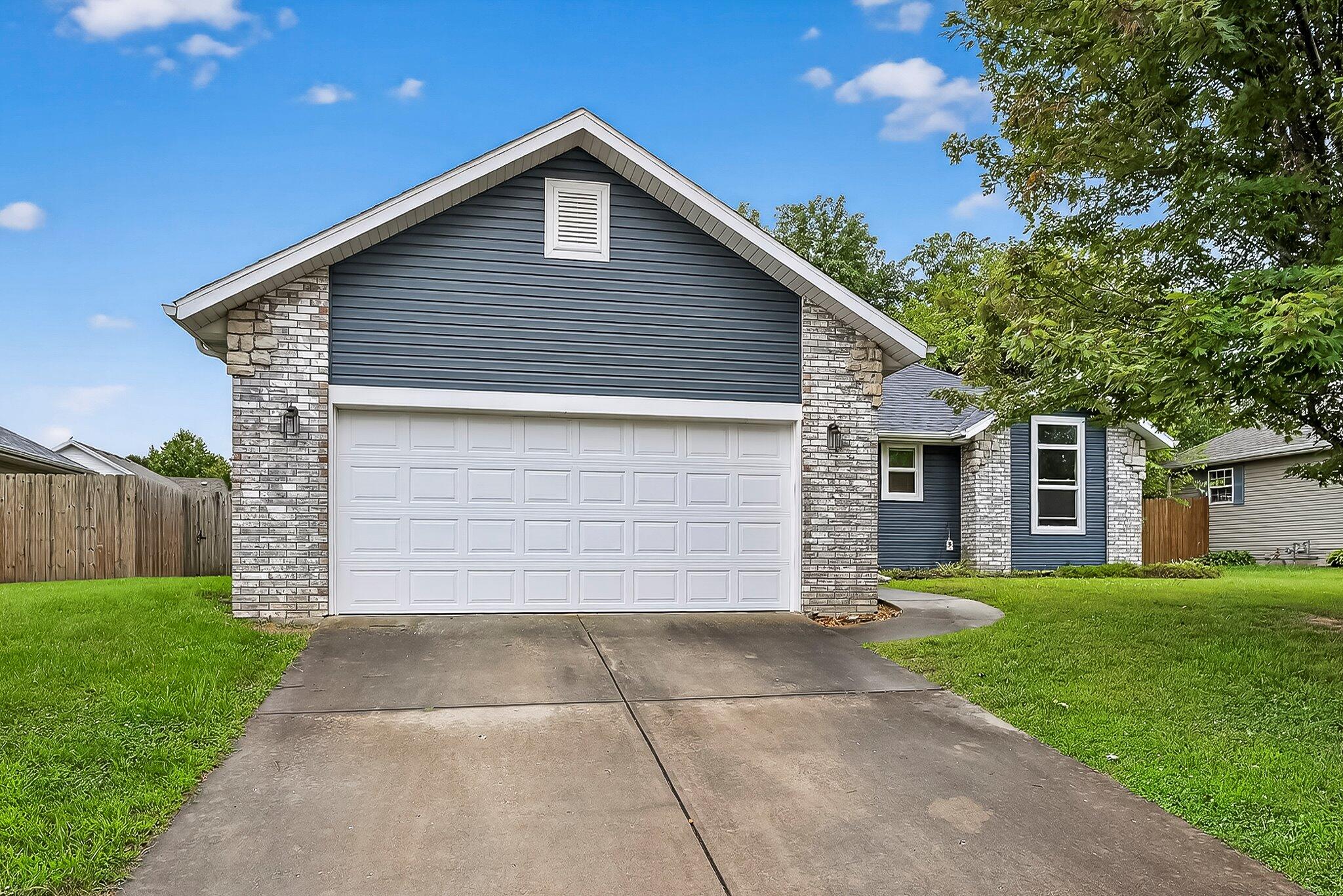 316 W Shawnee Court