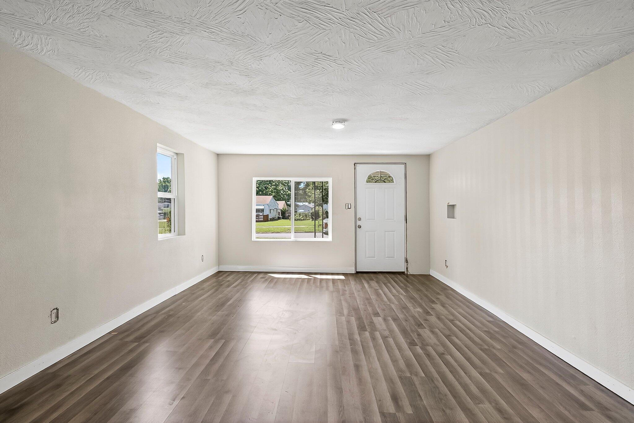 810 N West Avenue