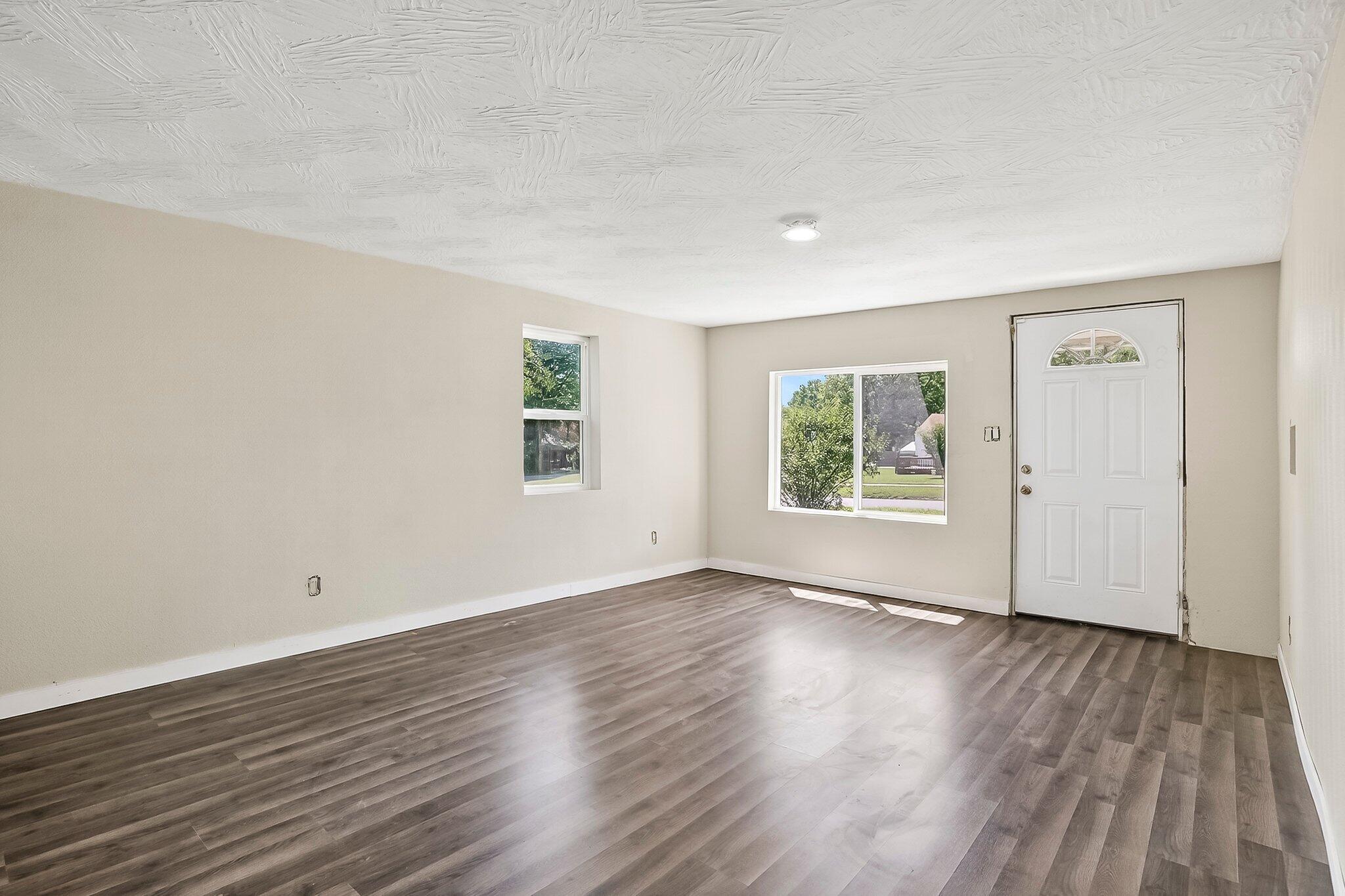 810 N West Avenue