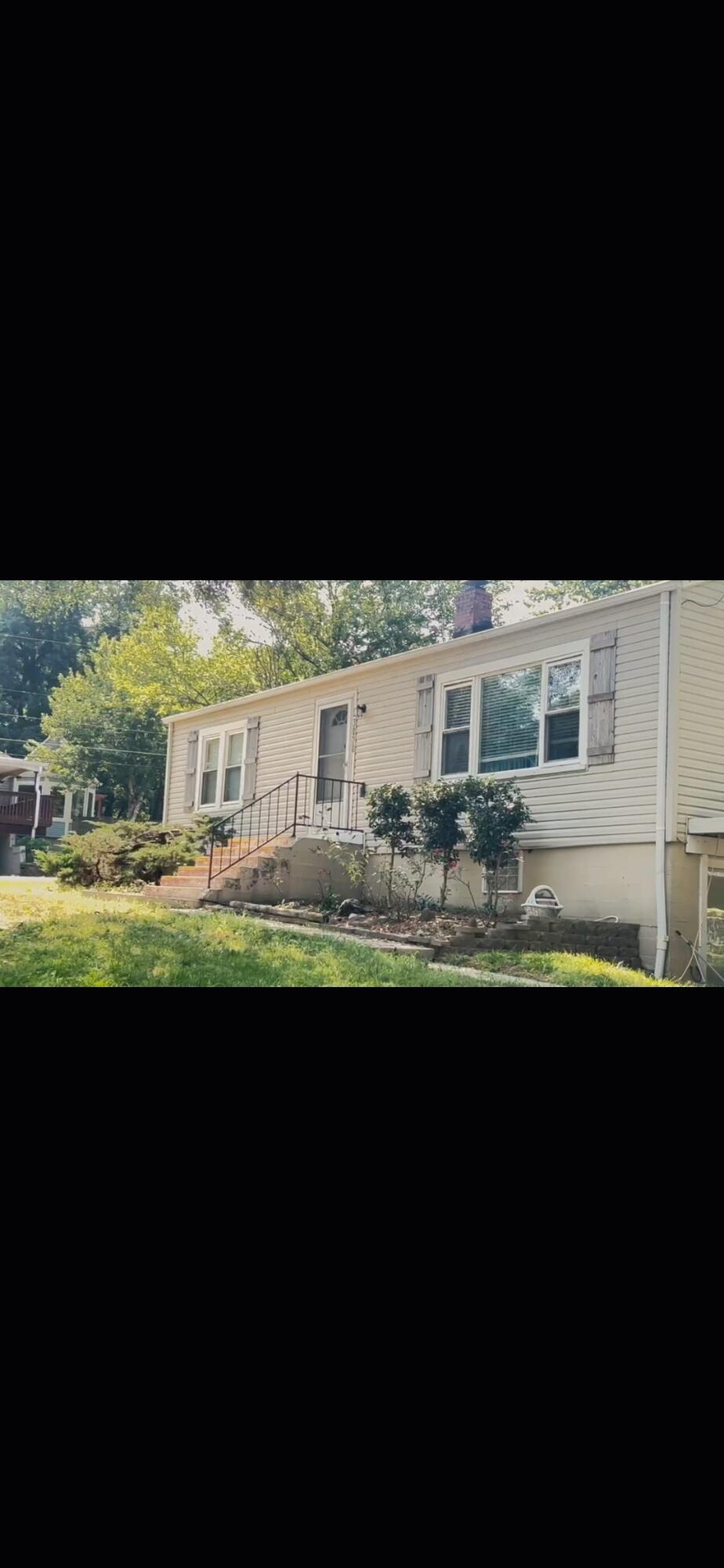 3070 E Beaumont Street