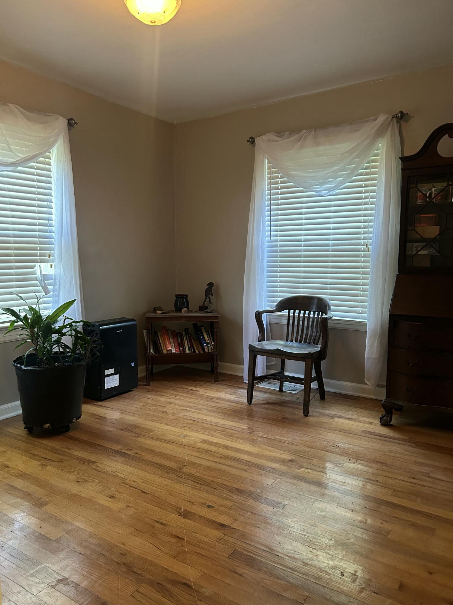 3070 E Beaumont Street