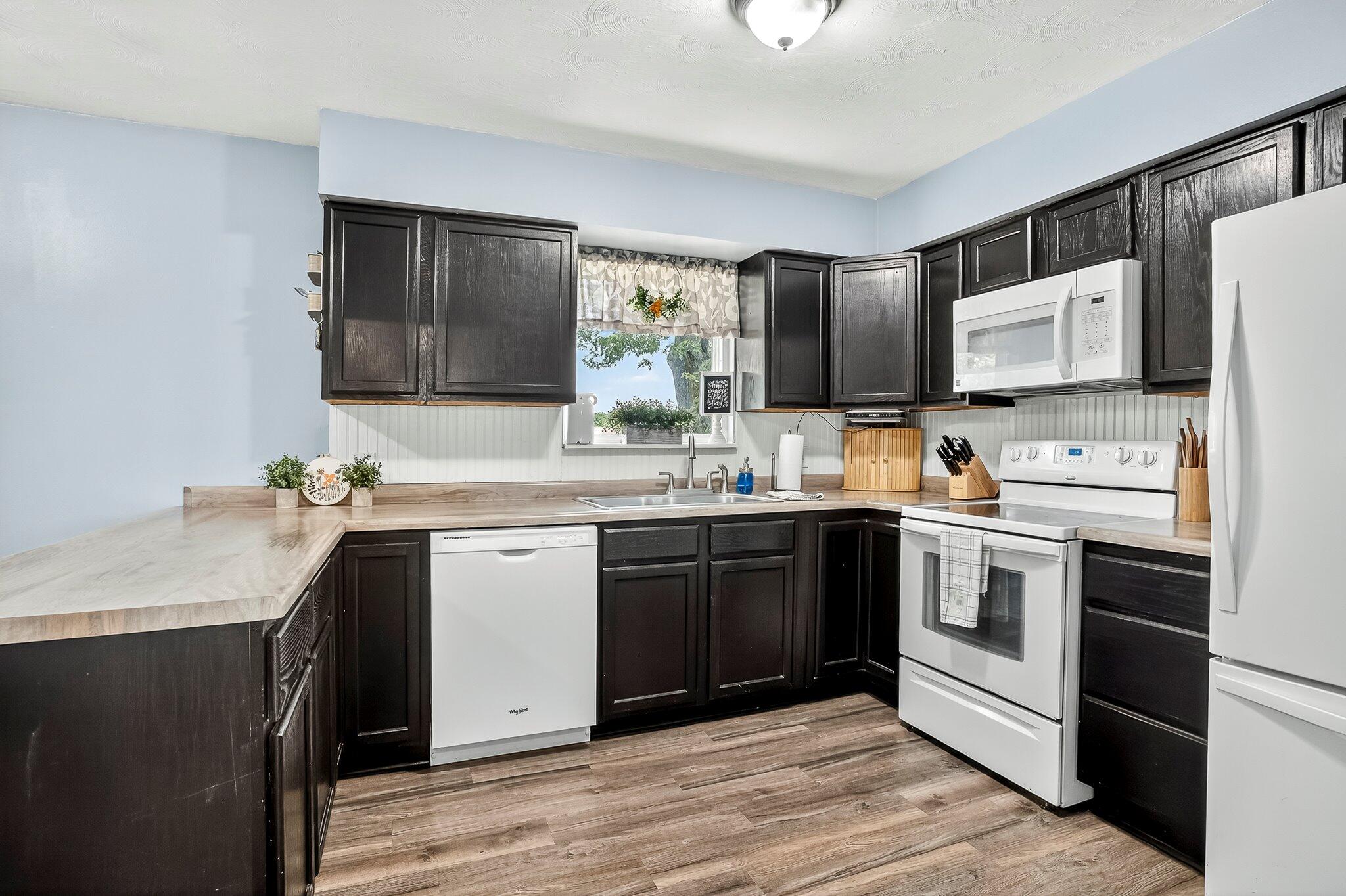 2484 S Farm Road 237