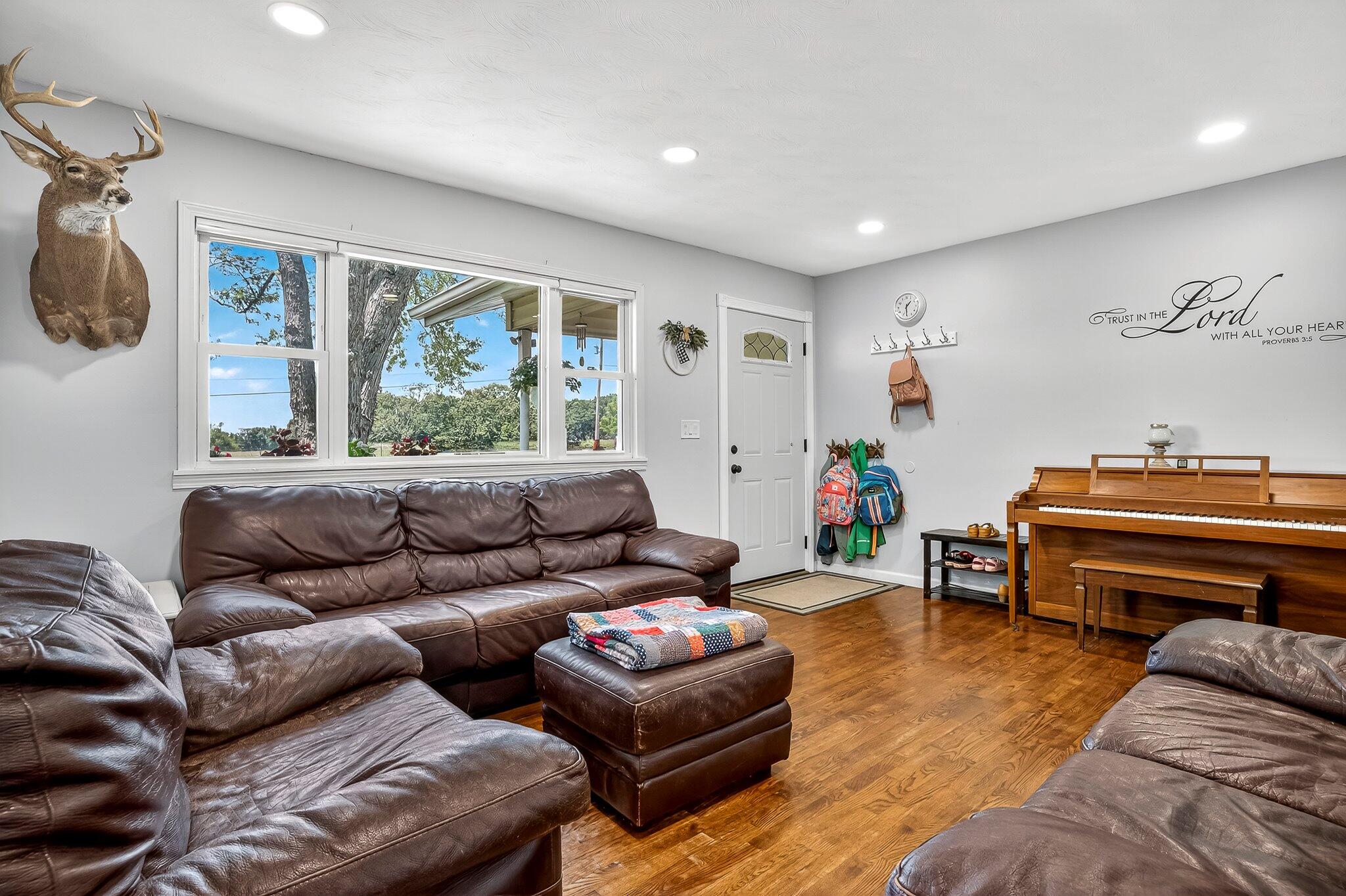 2484 S Farm Road 237