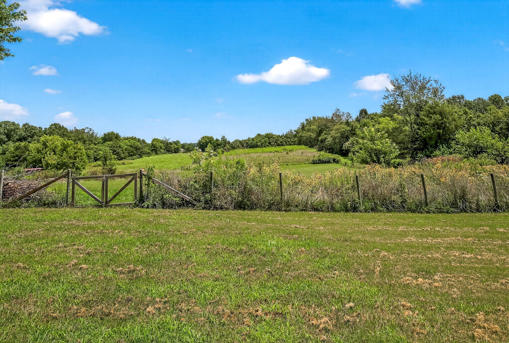2484 S Farm Road 237