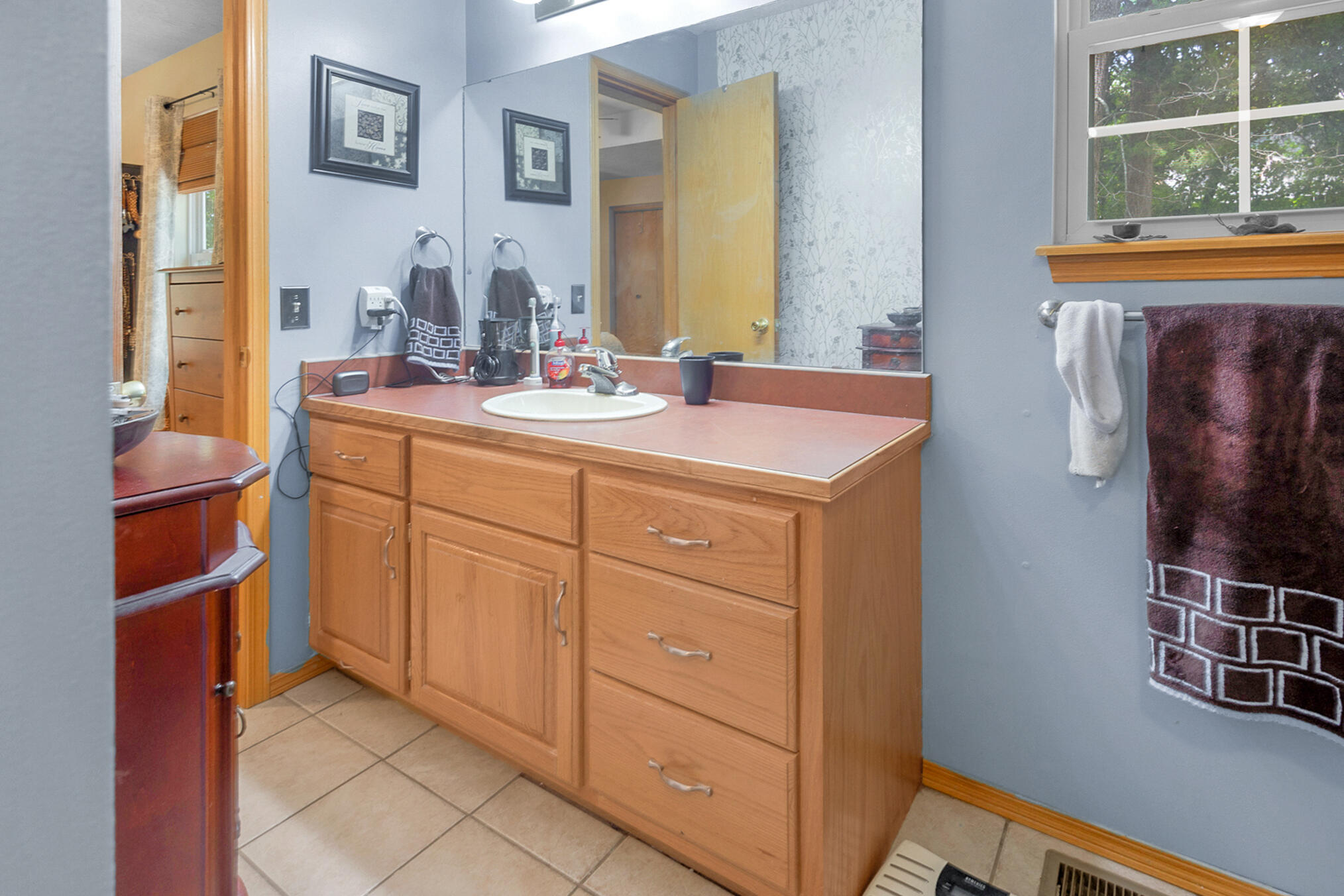 5644 S Honeysuckle Lane
