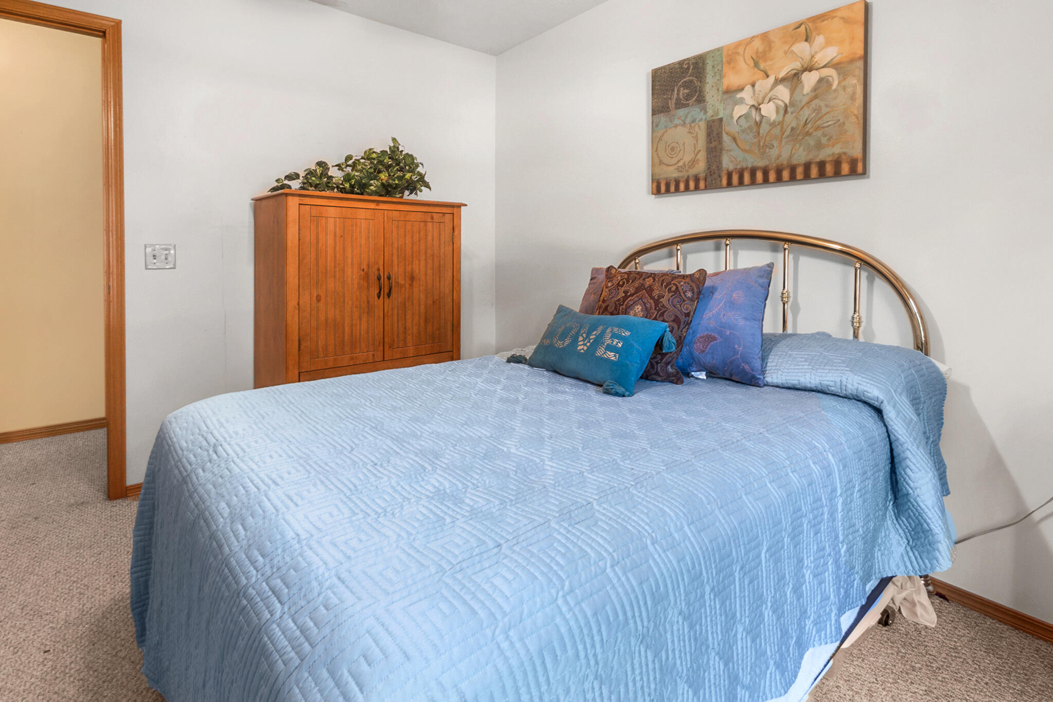 5644 S Honeysuckle Lane