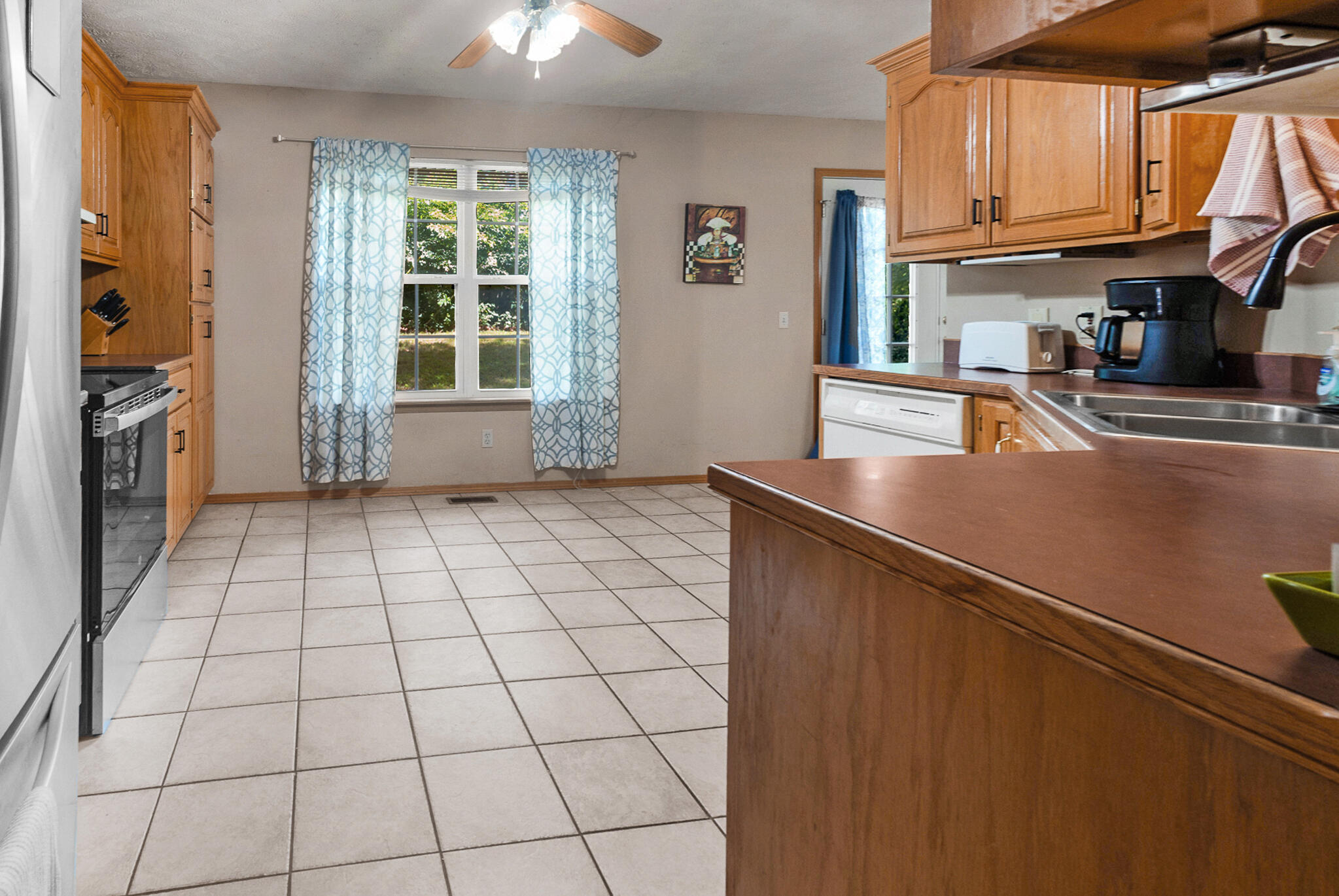 5644 S Honeysuckle Lane
