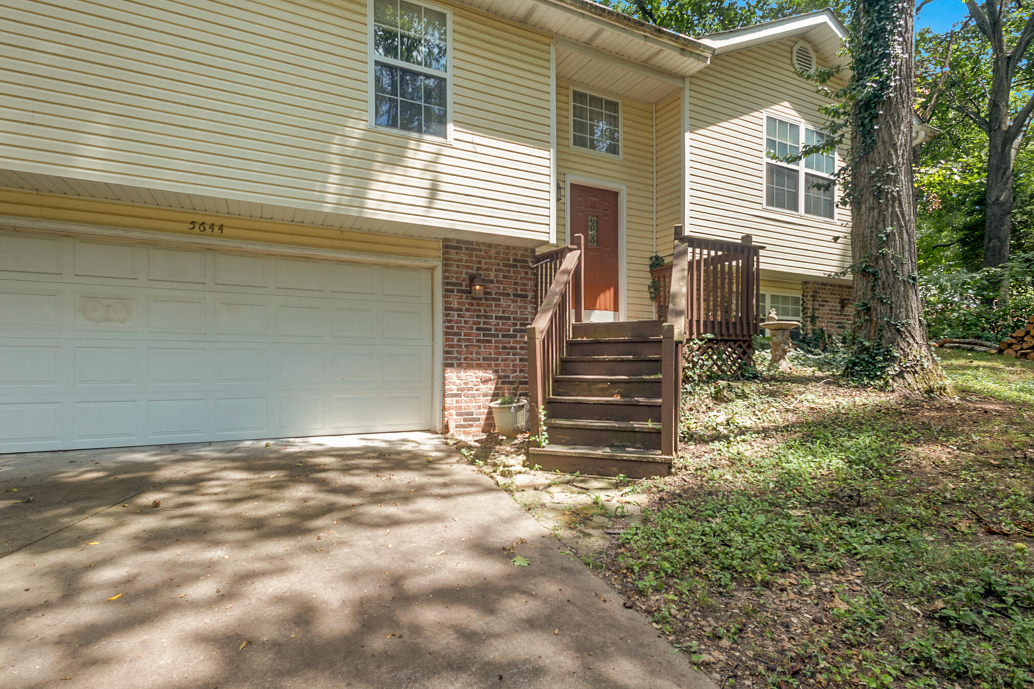 5644 S Honeysuckle Lane