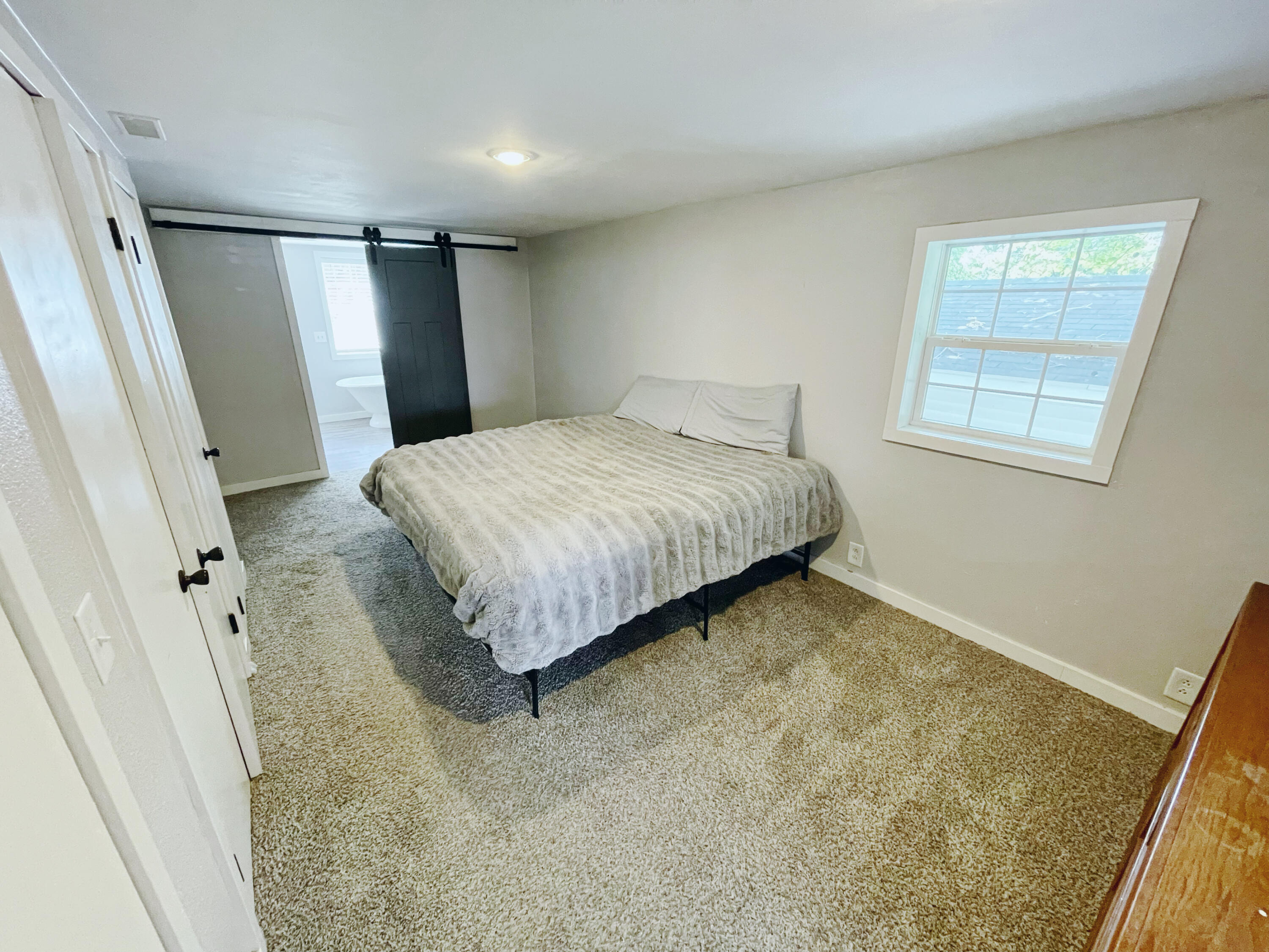 203 E Prairie Lane