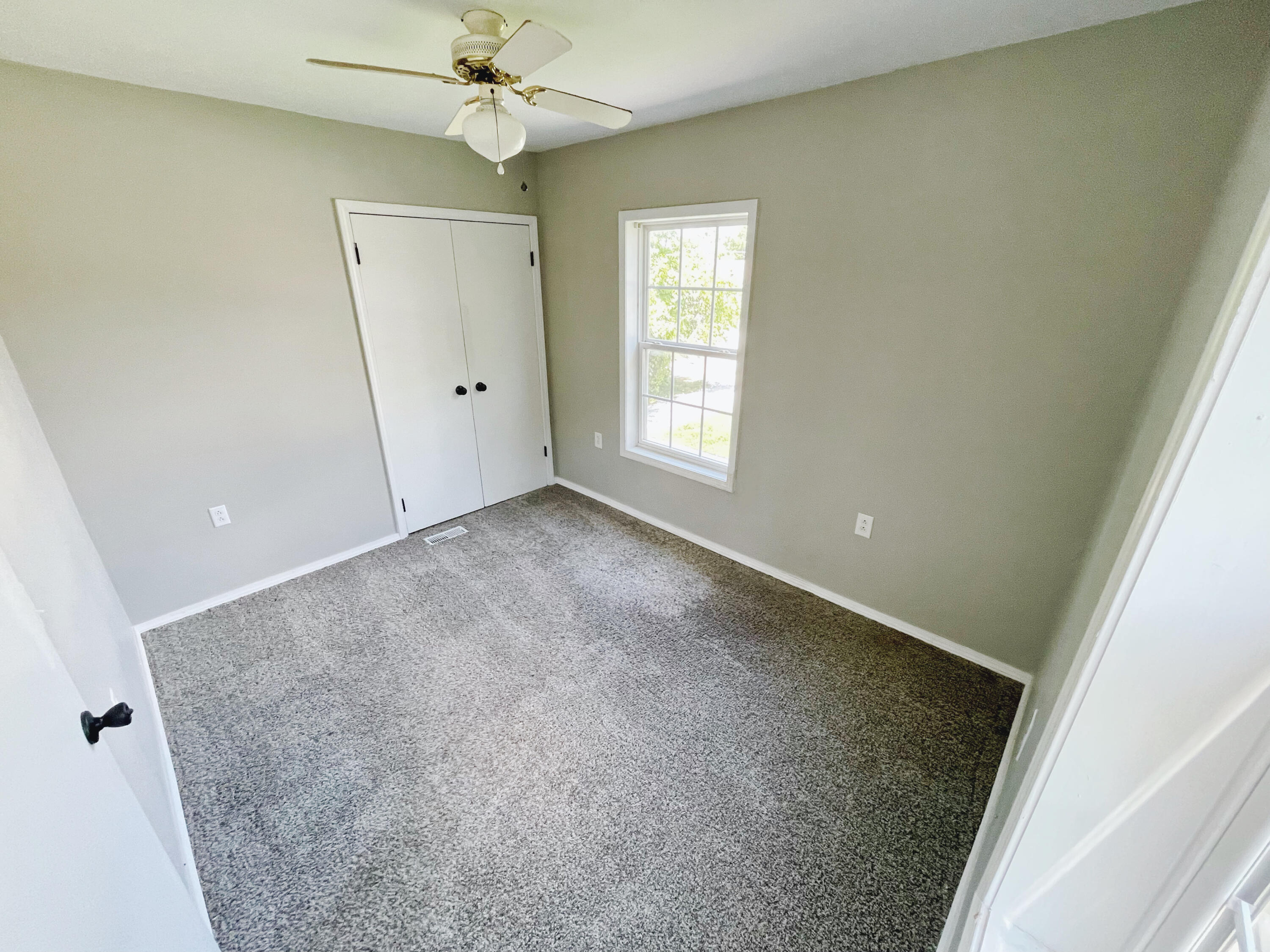 203 E Prairie Lane