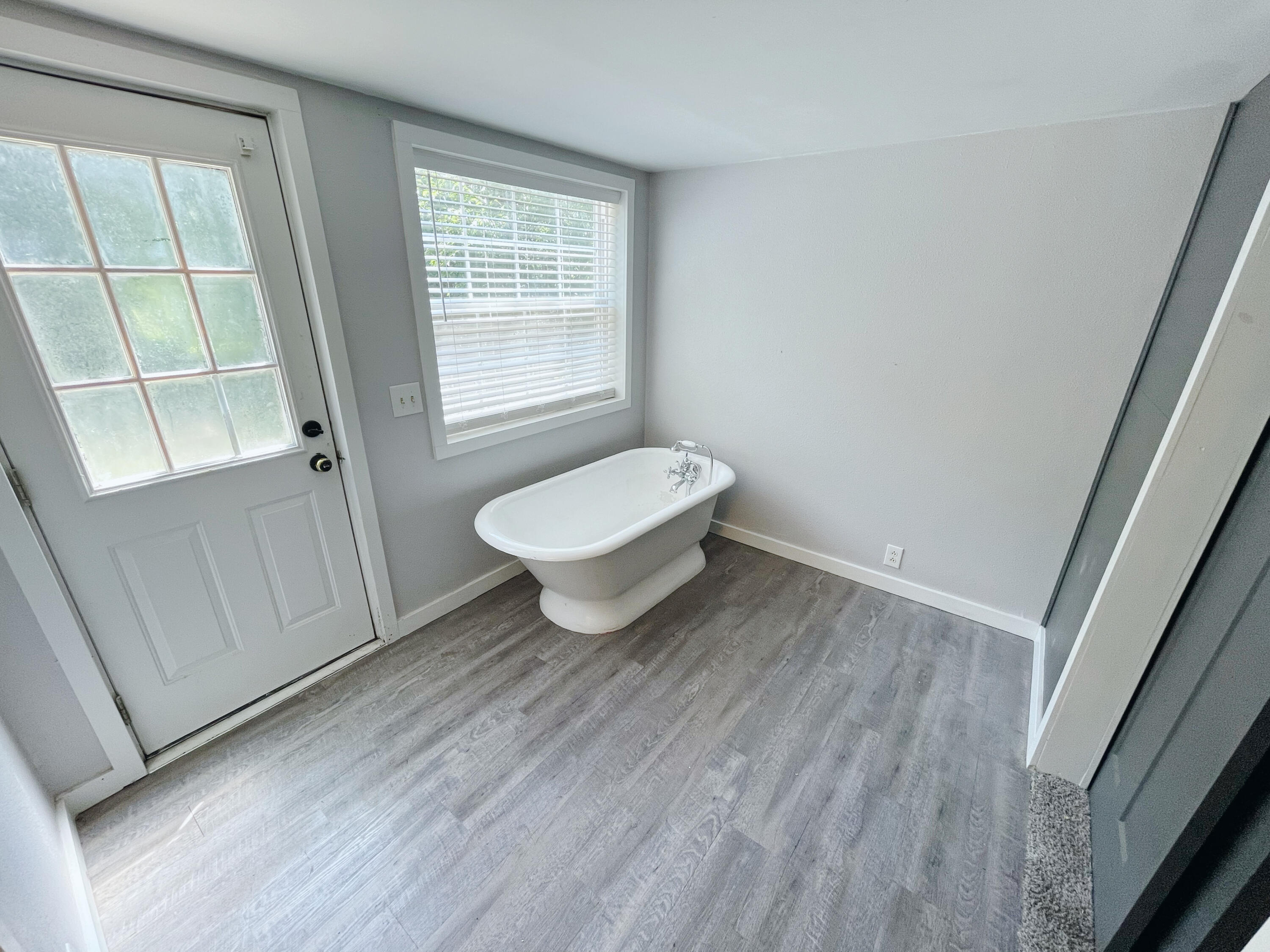 203 E Prairie Lane