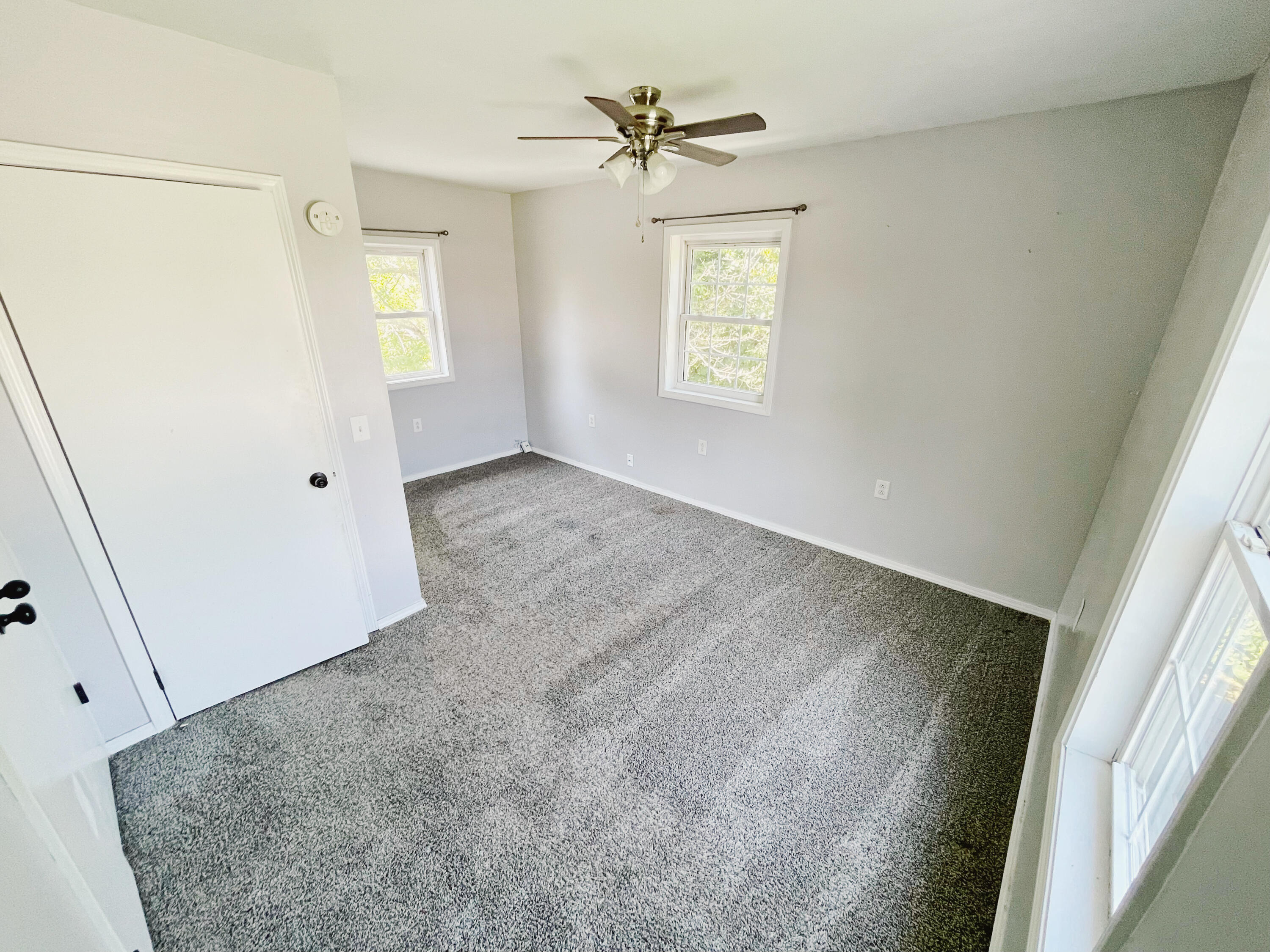 203 E Prairie Lane