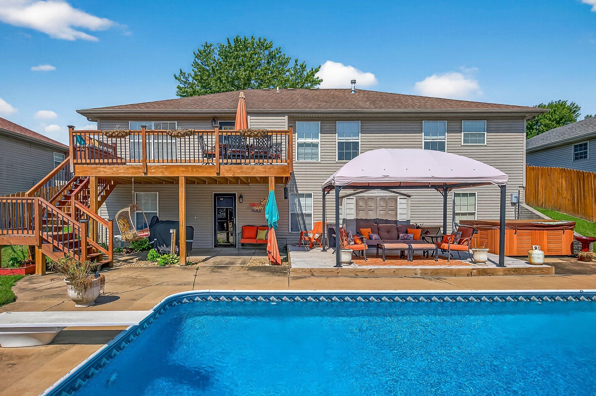 5342 S Tanager Avenue