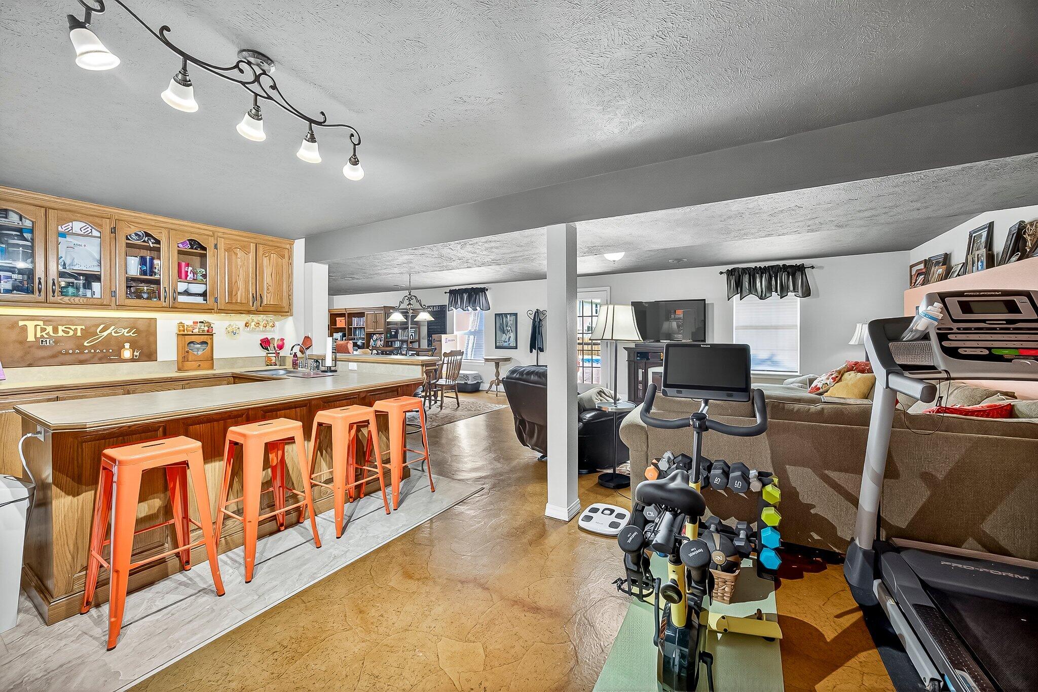 5342 S Tanager Avenue