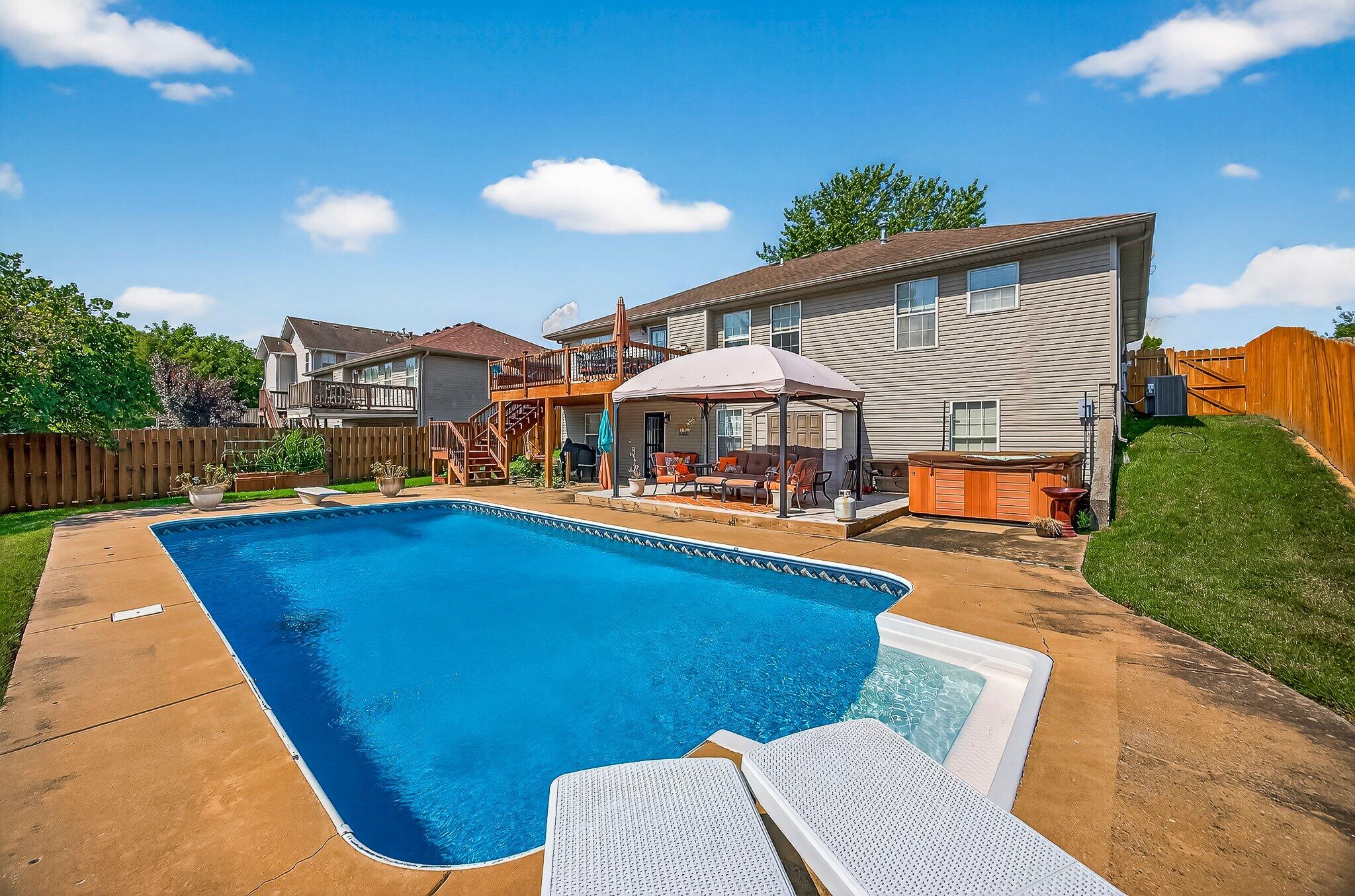 5342 S Tanager Avenue