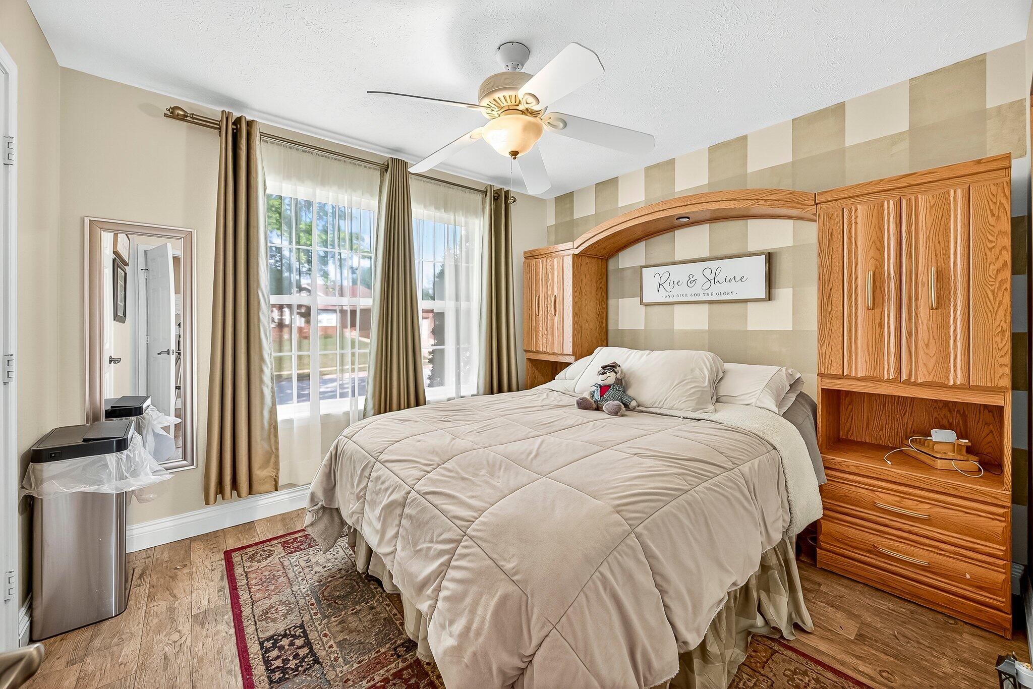 5342 S Tanager Avenue