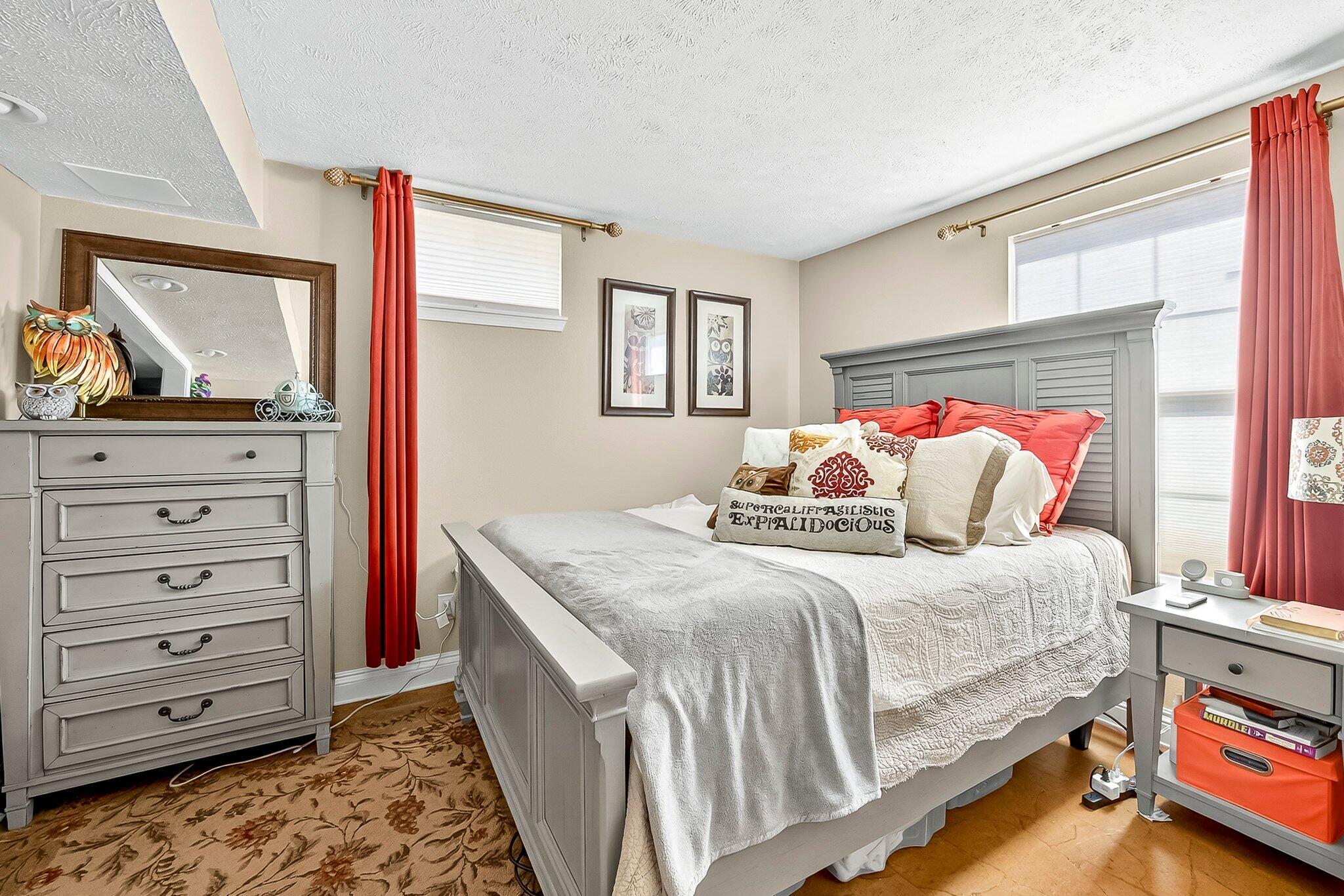 5342 S Tanager Avenue