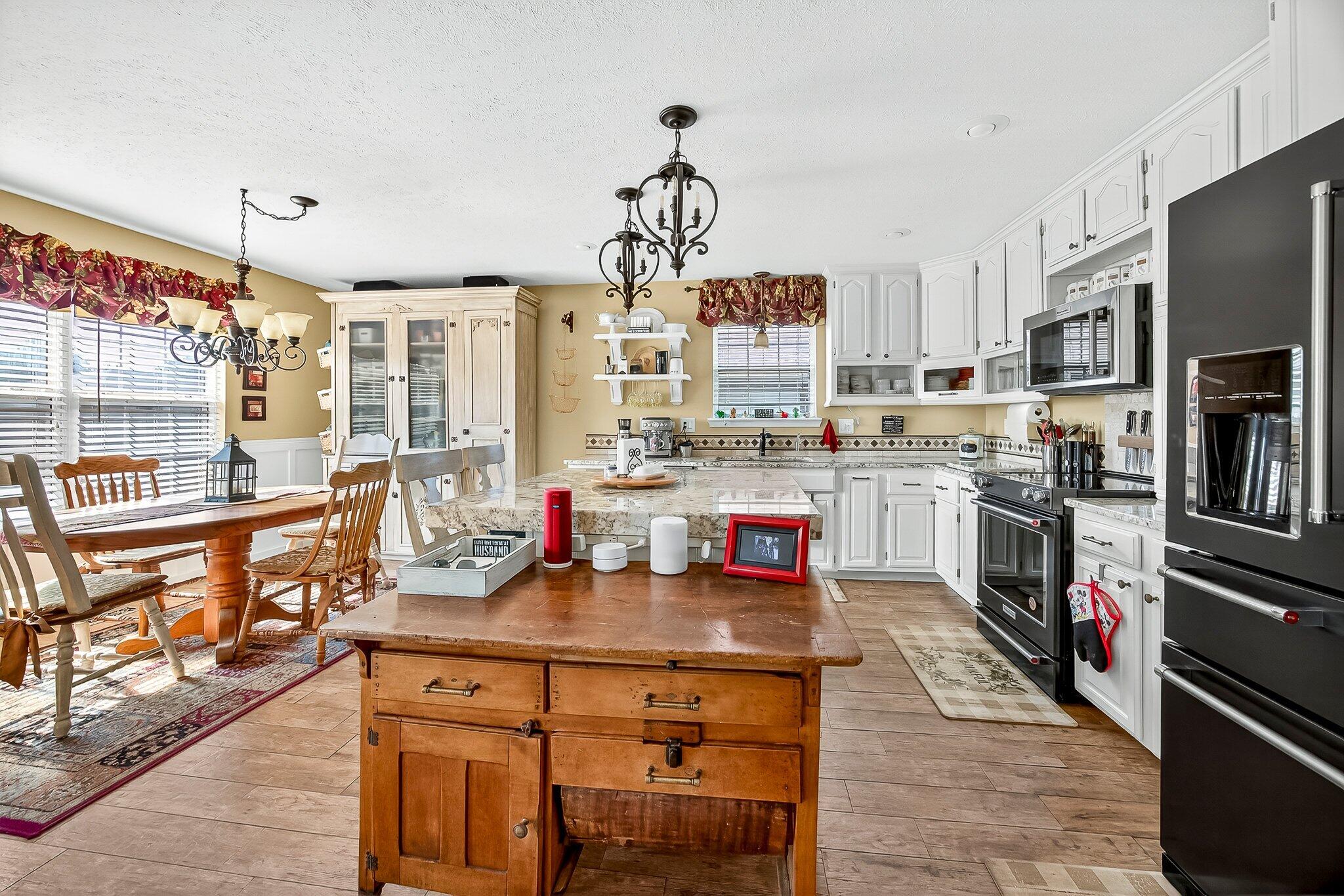 5342 S Tanager Avenue