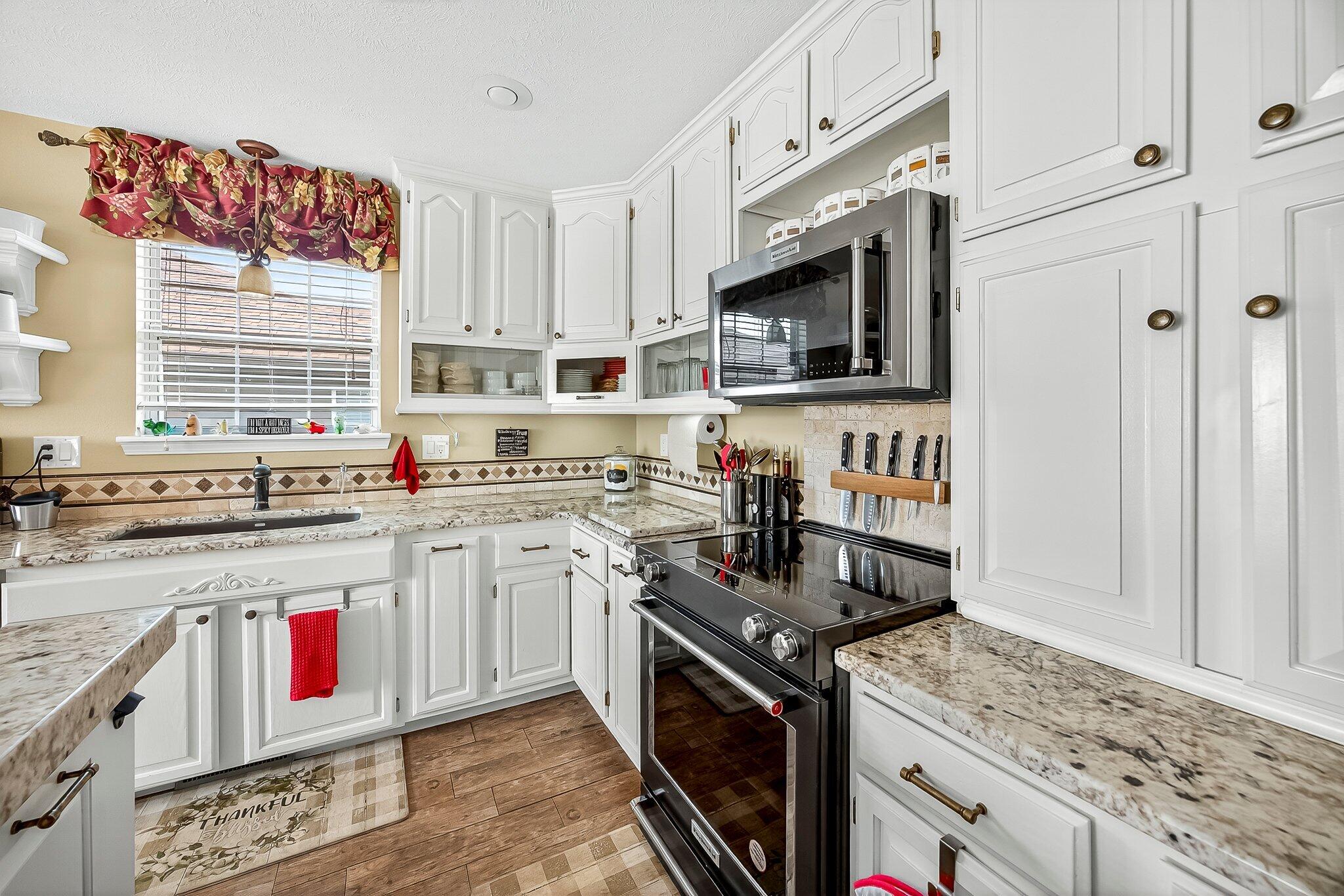 5342 S Tanager Avenue