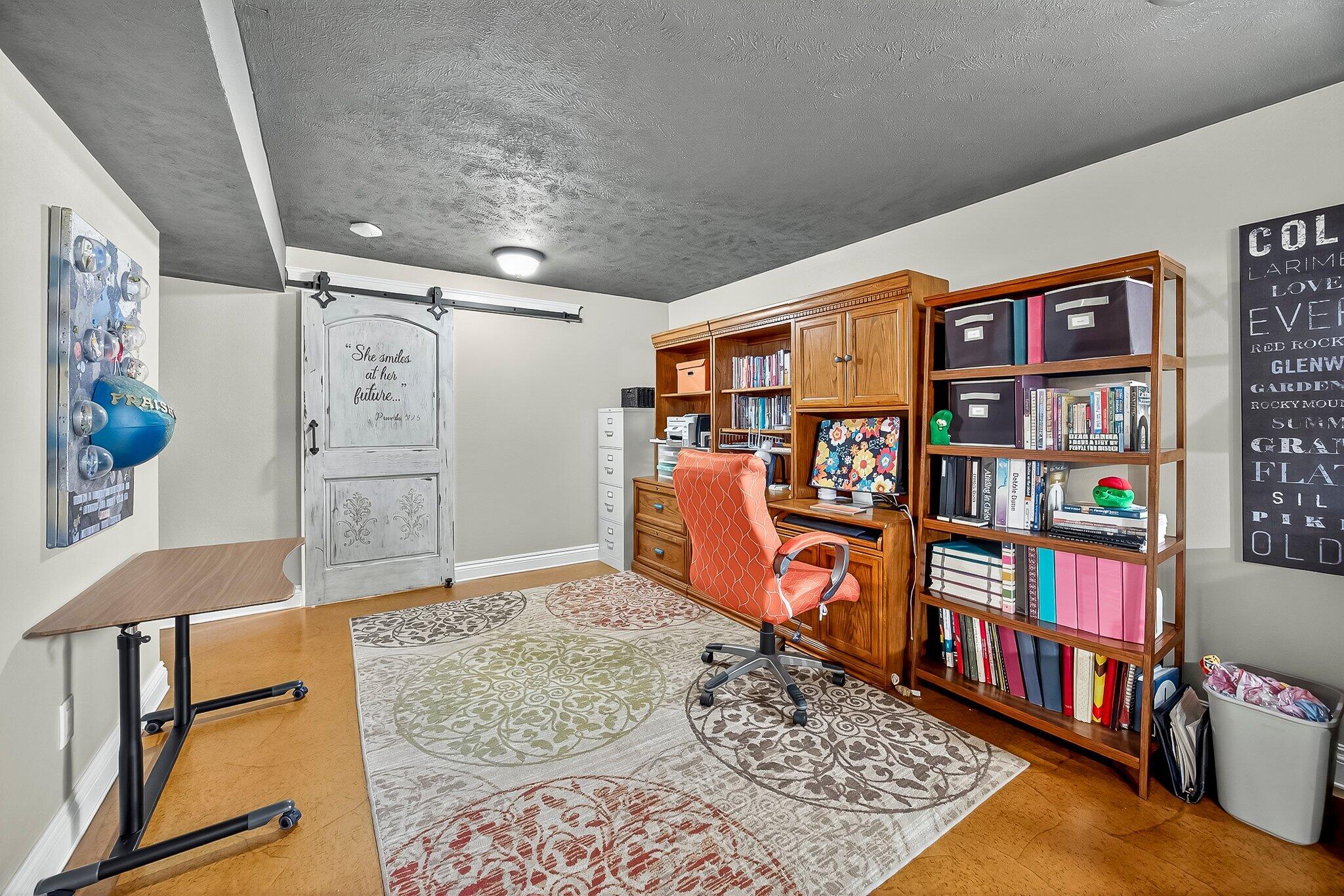 5342 S Tanager Avenue