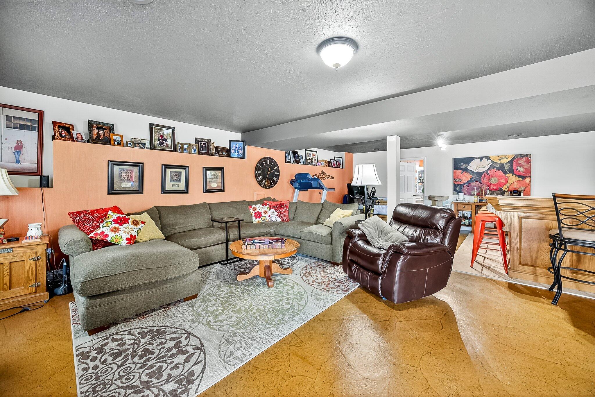 5342 S Tanager Avenue