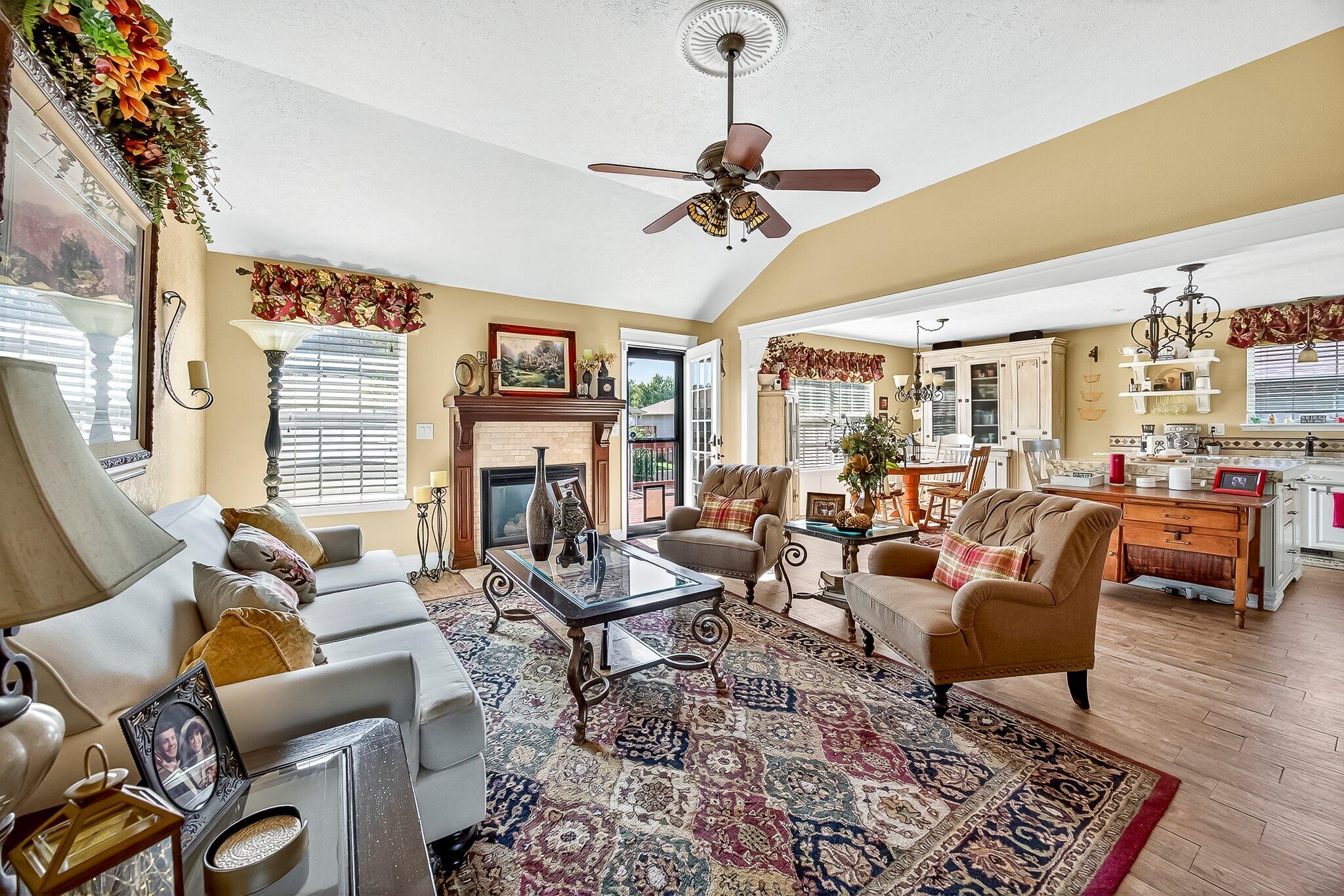 5342 S Tanager Avenue