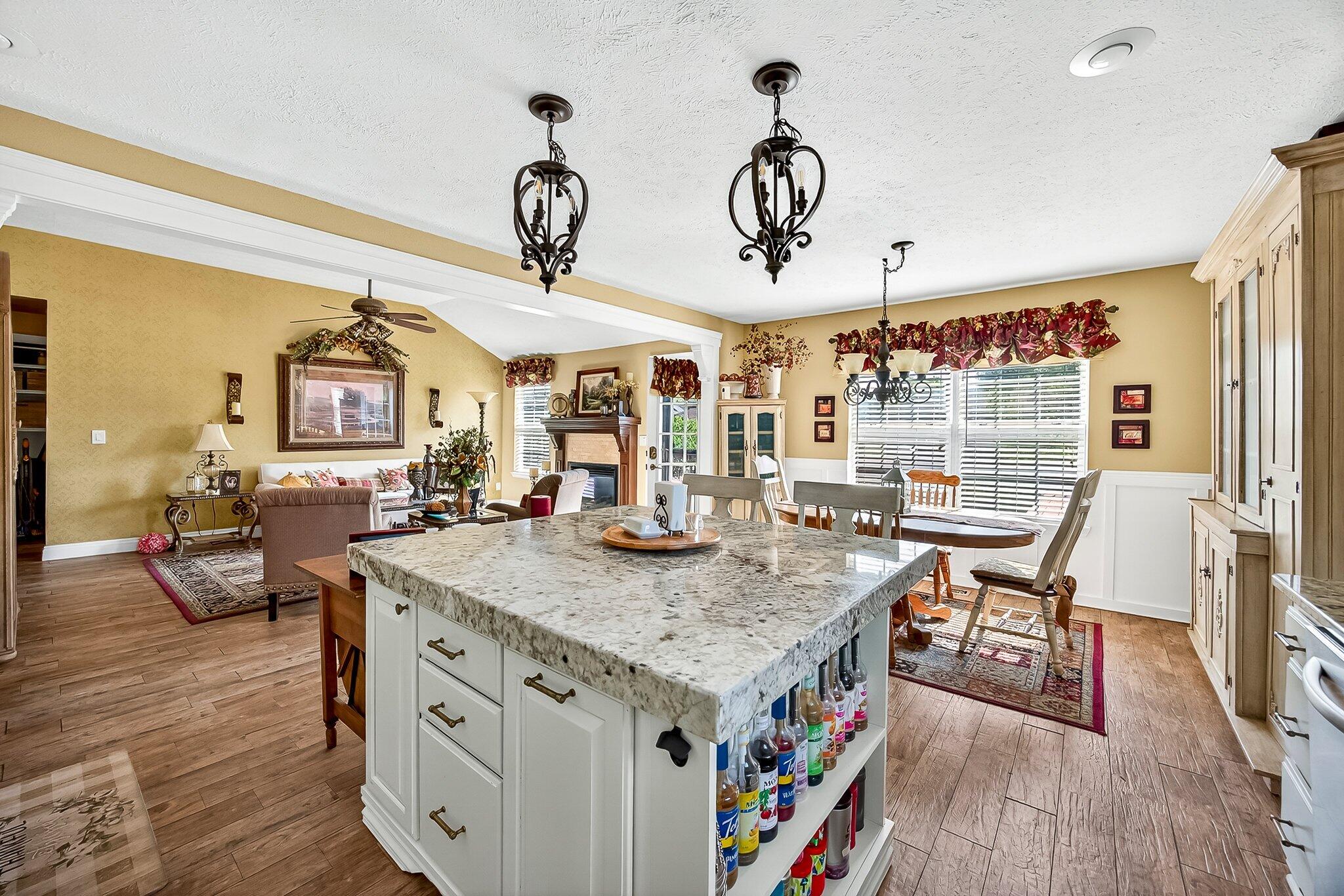 5342 S Tanager Avenue