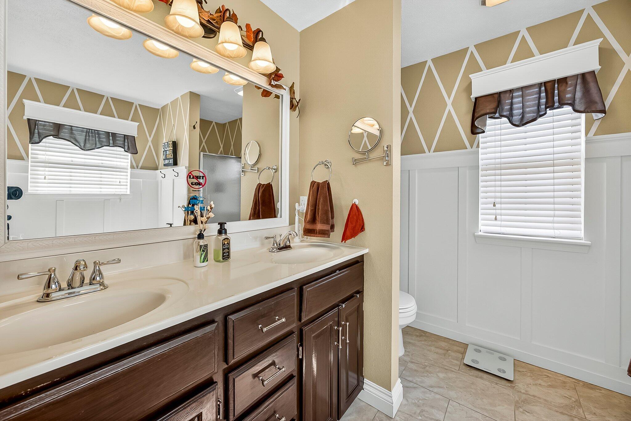 5342 S Tanager Avenue