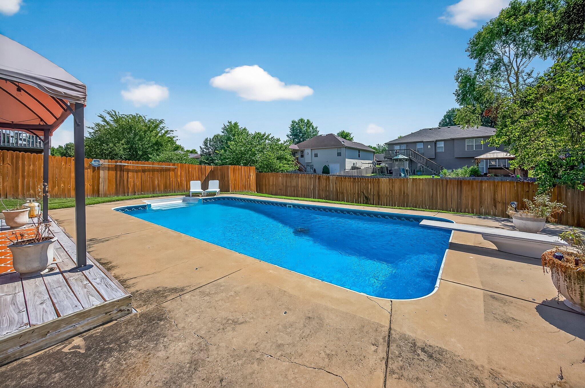 5342 S Tanager Avenue