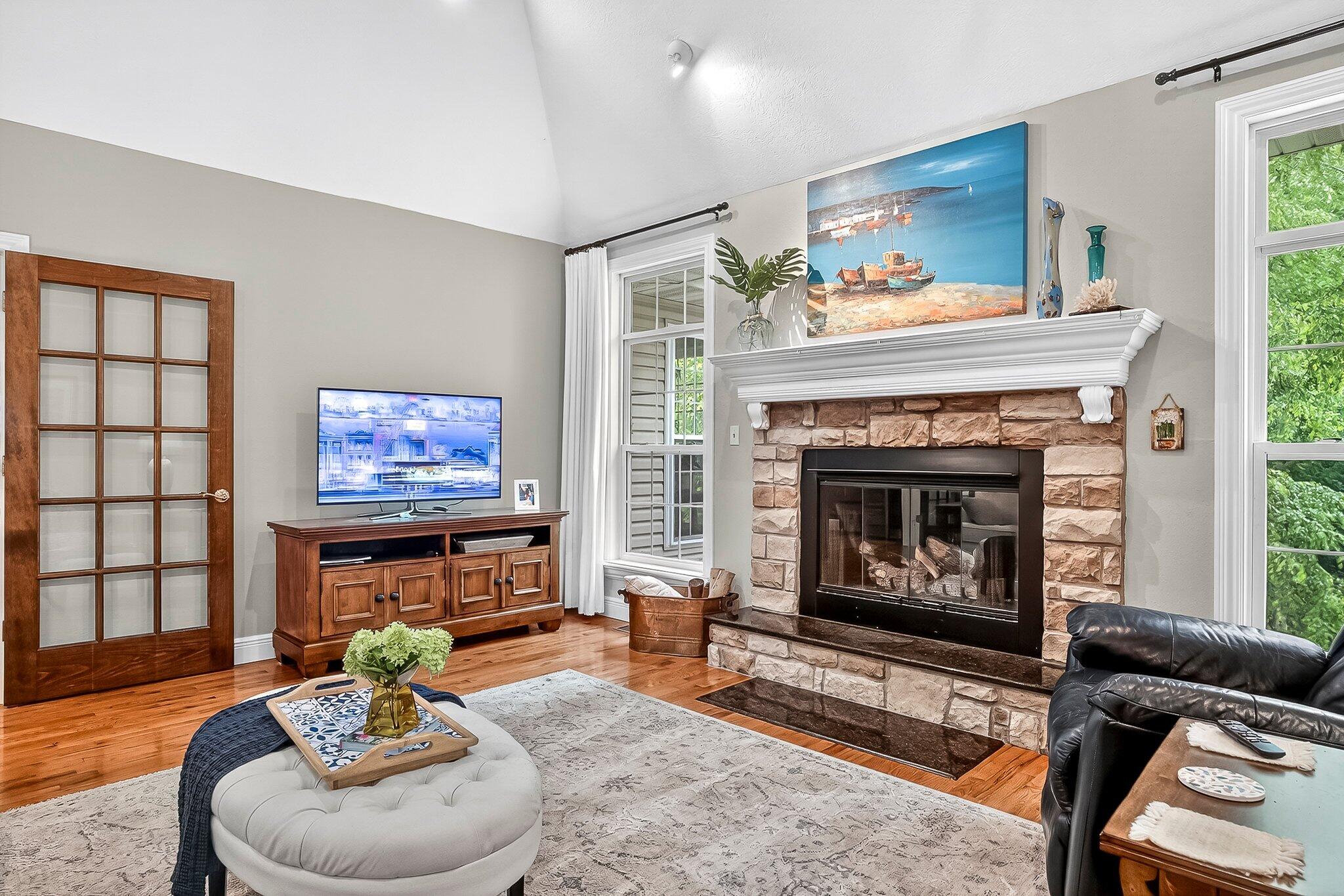 847 Brook Forest