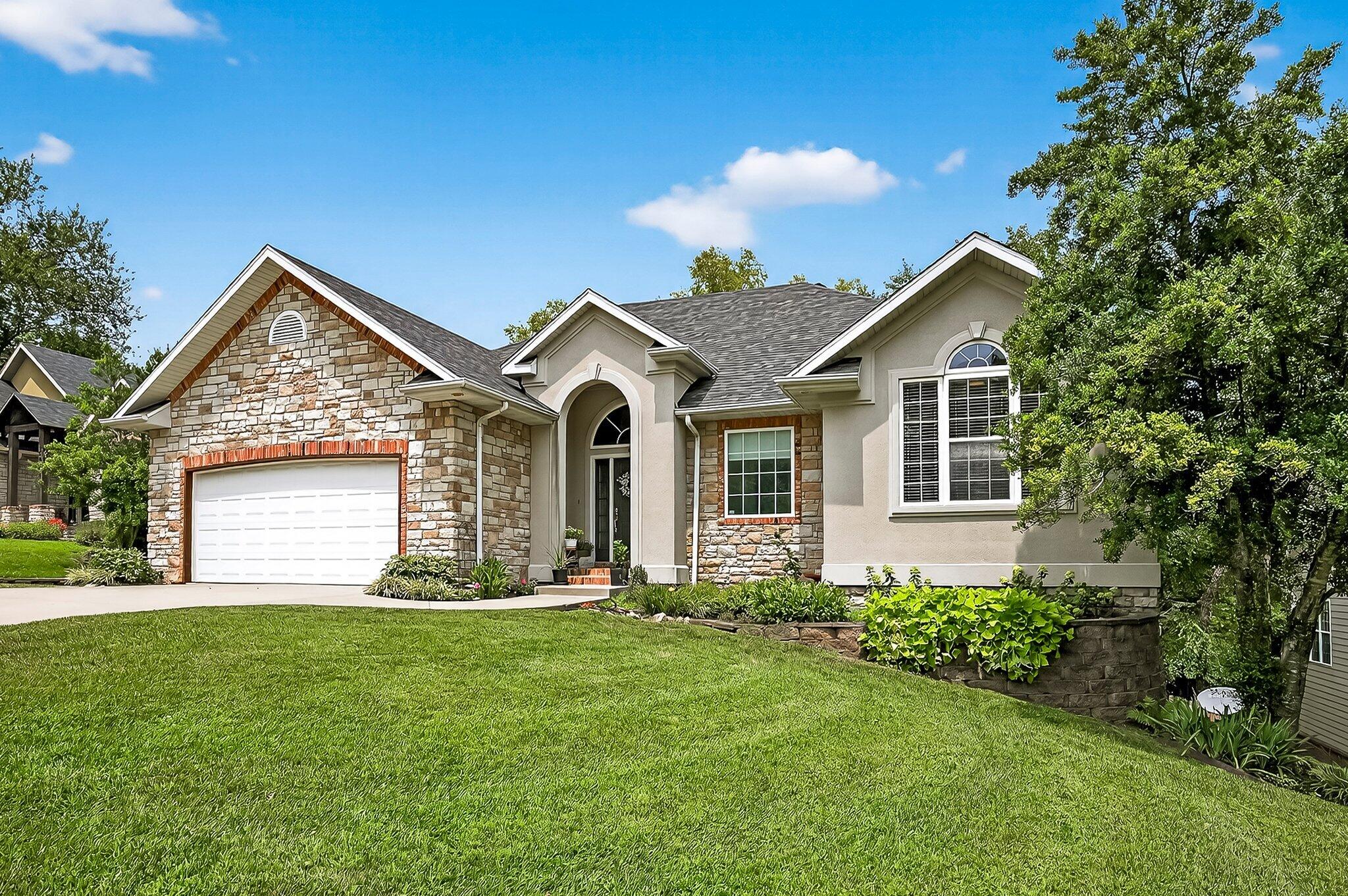 847 Brook Forest