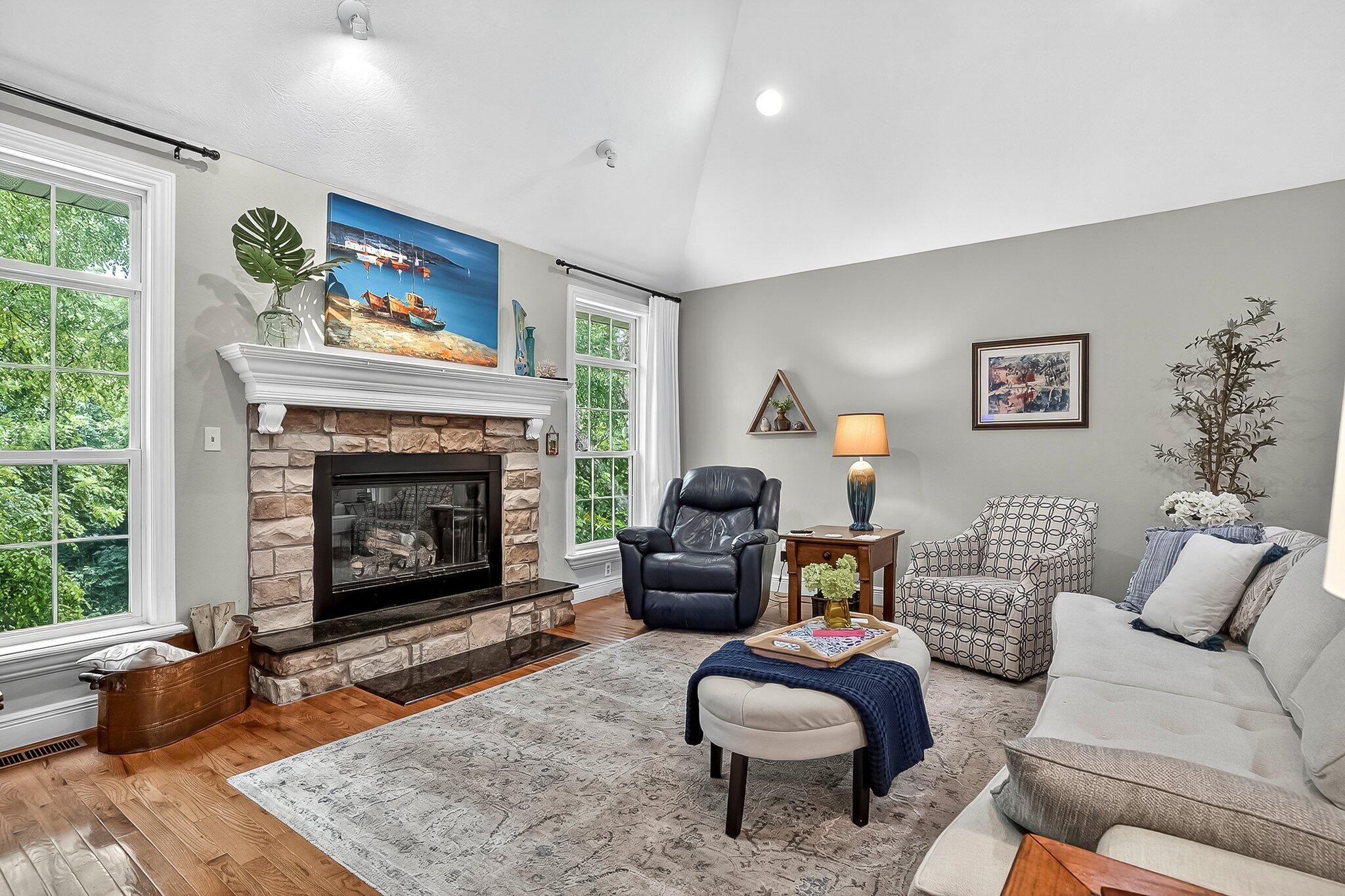 847 Brook Forest