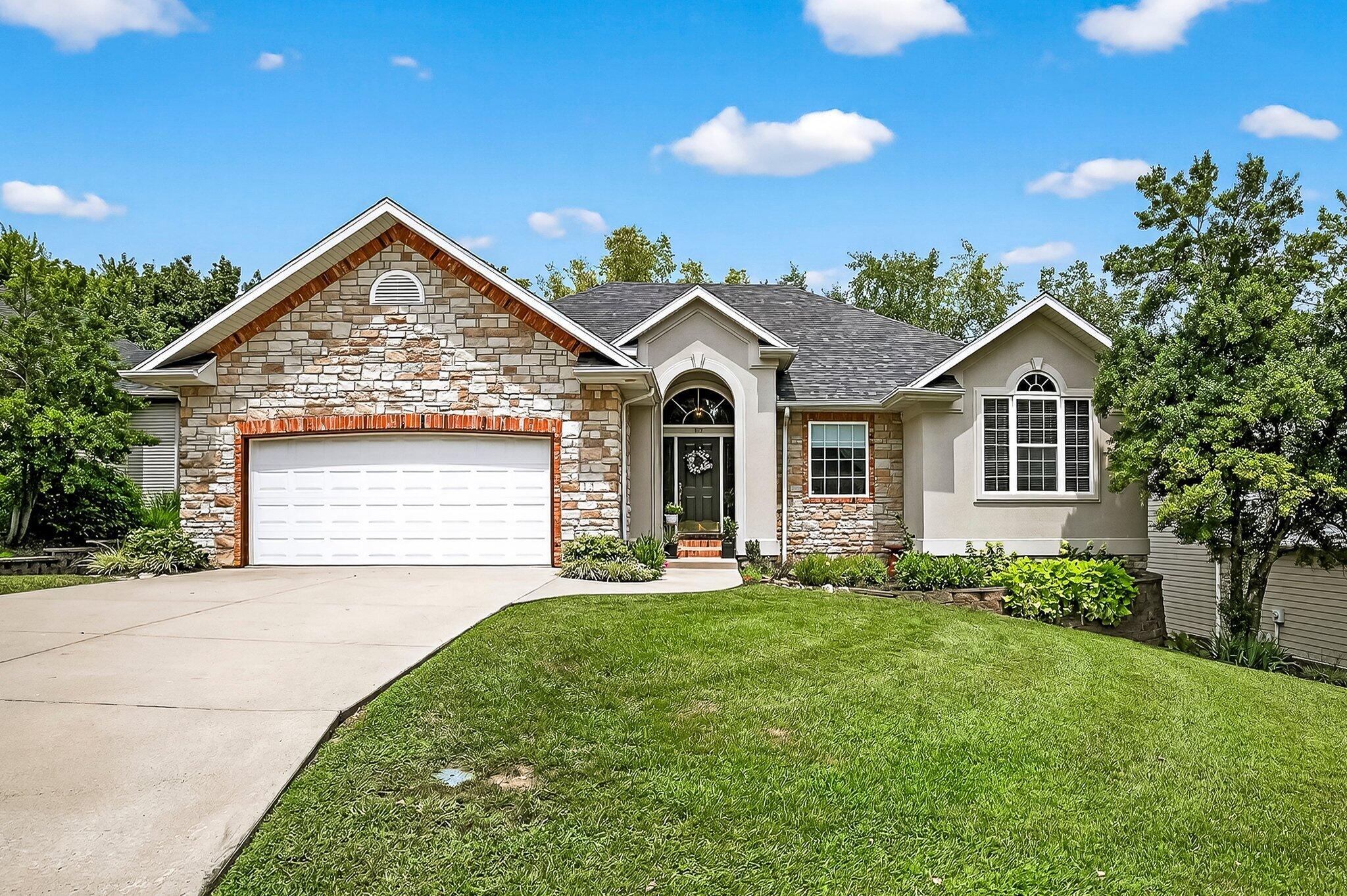 847 Brook Forest