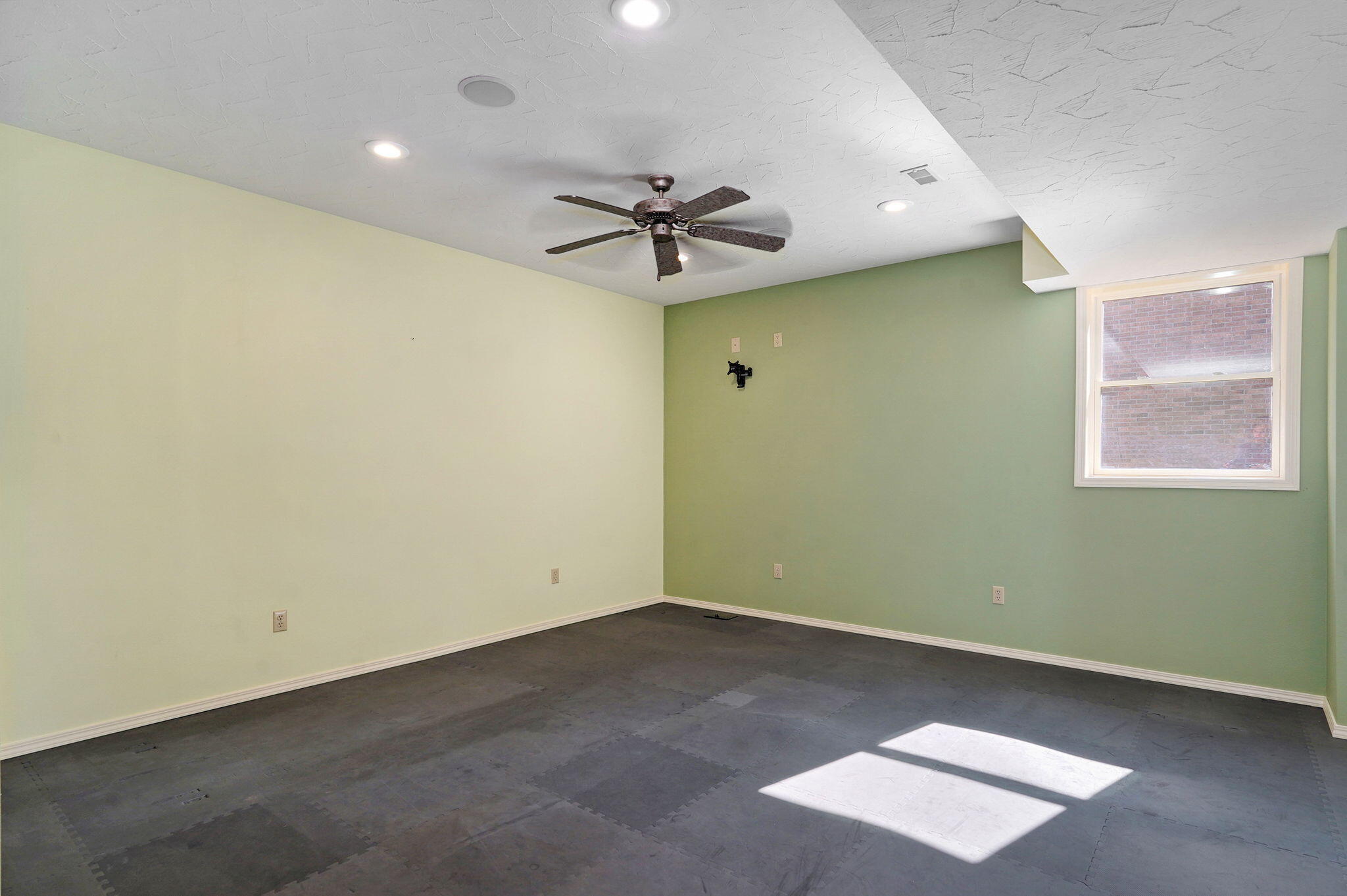 3912 E Windsmore Drive