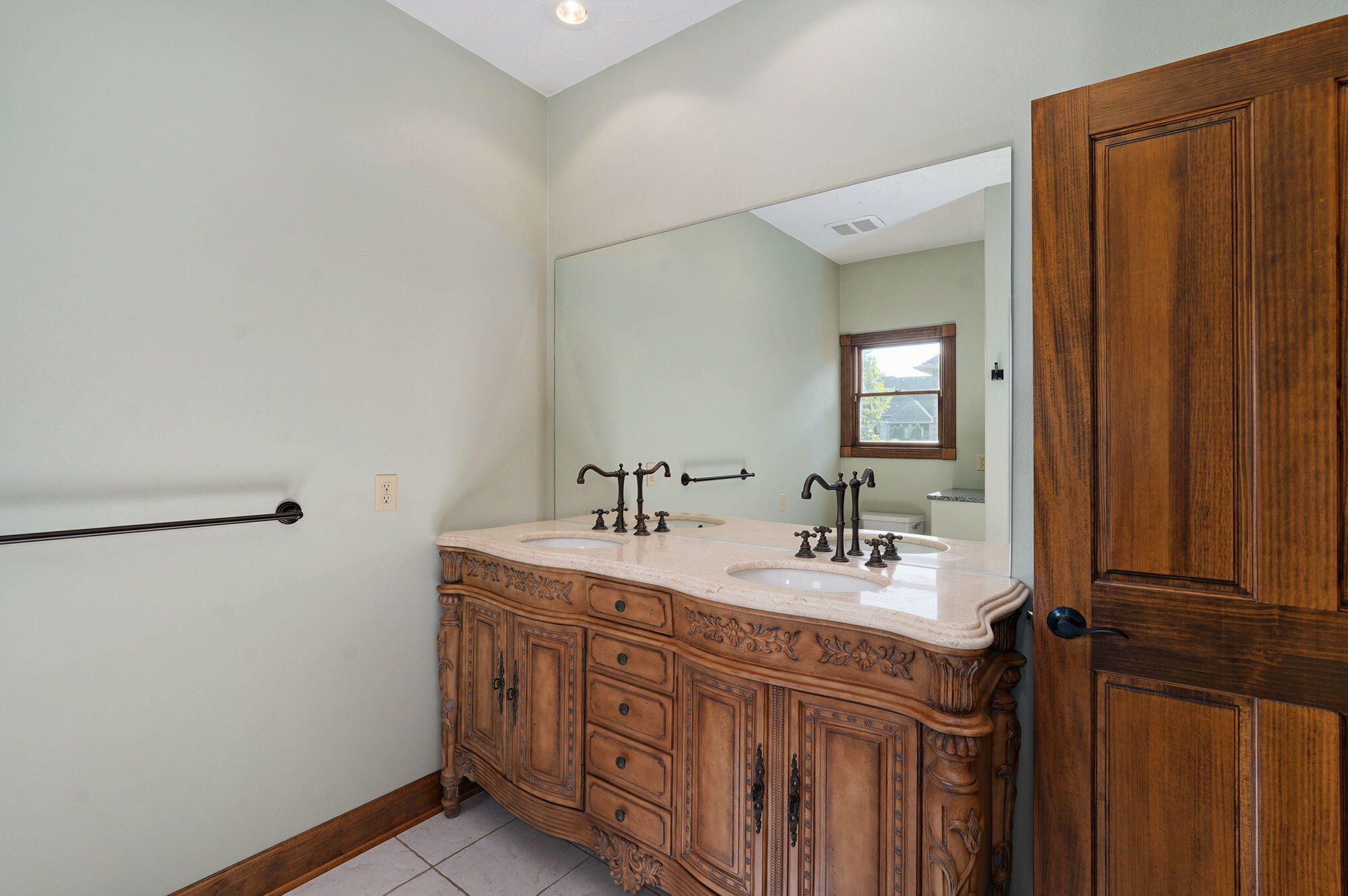 3912 E Windsmore Drive