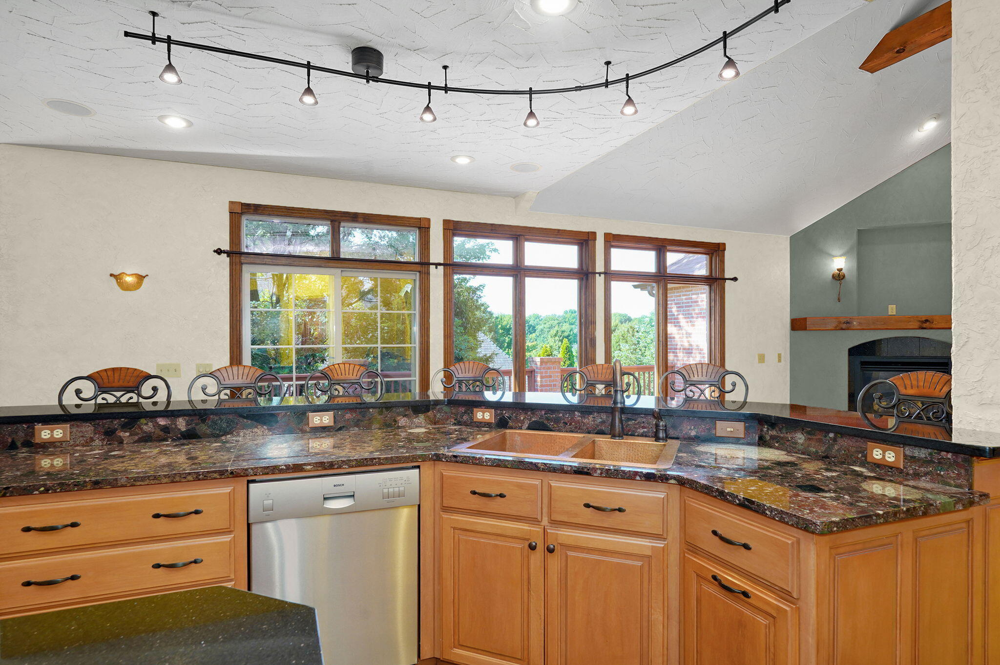 3912 E Windsmore Drive