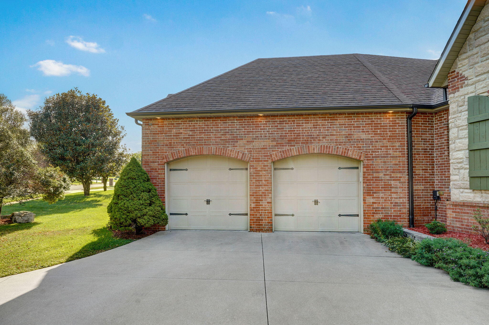 3912 E Windsmore Drive