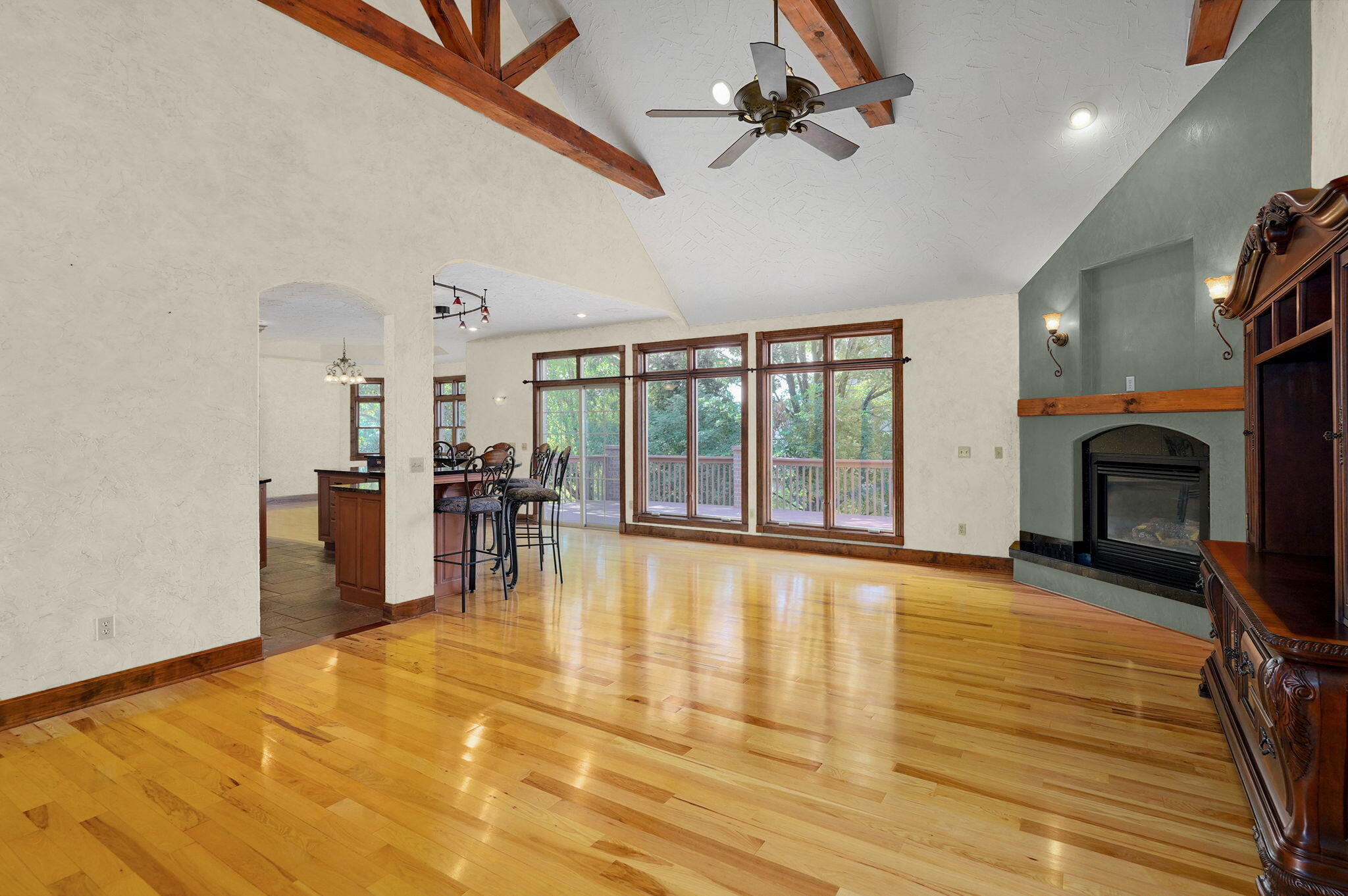 3912 E Windsmore Drive