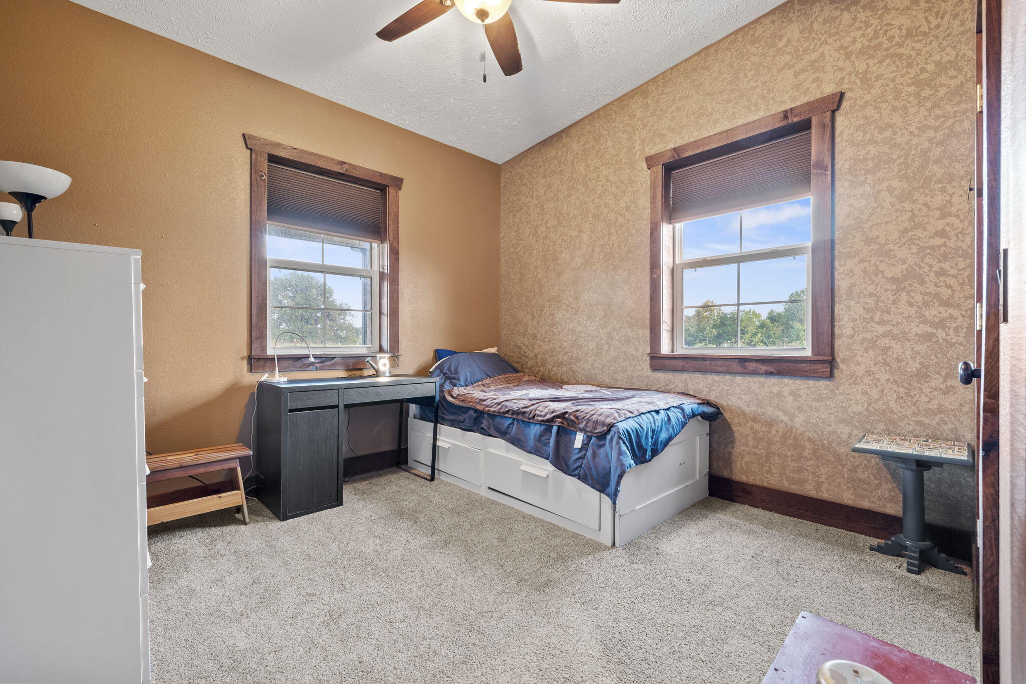 5156 Lawrence 1210